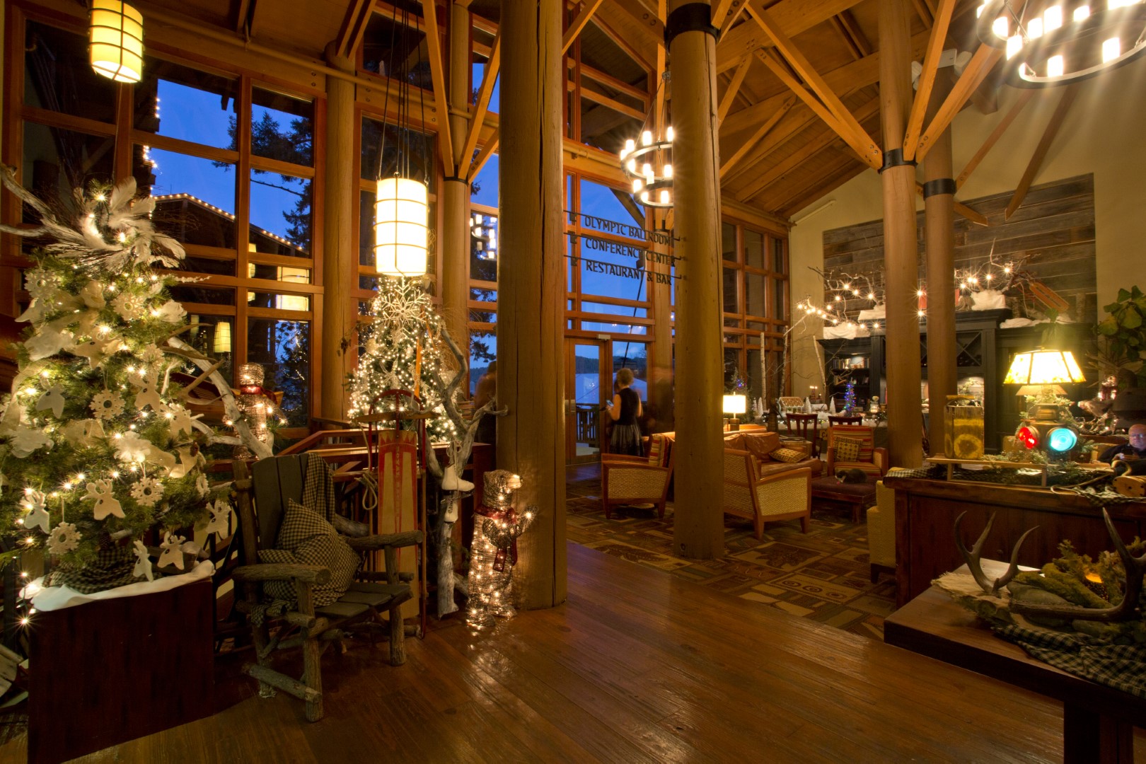 alderbrook-resort-with-kids-the-spirit-of-holidays-comes (Large).jpg