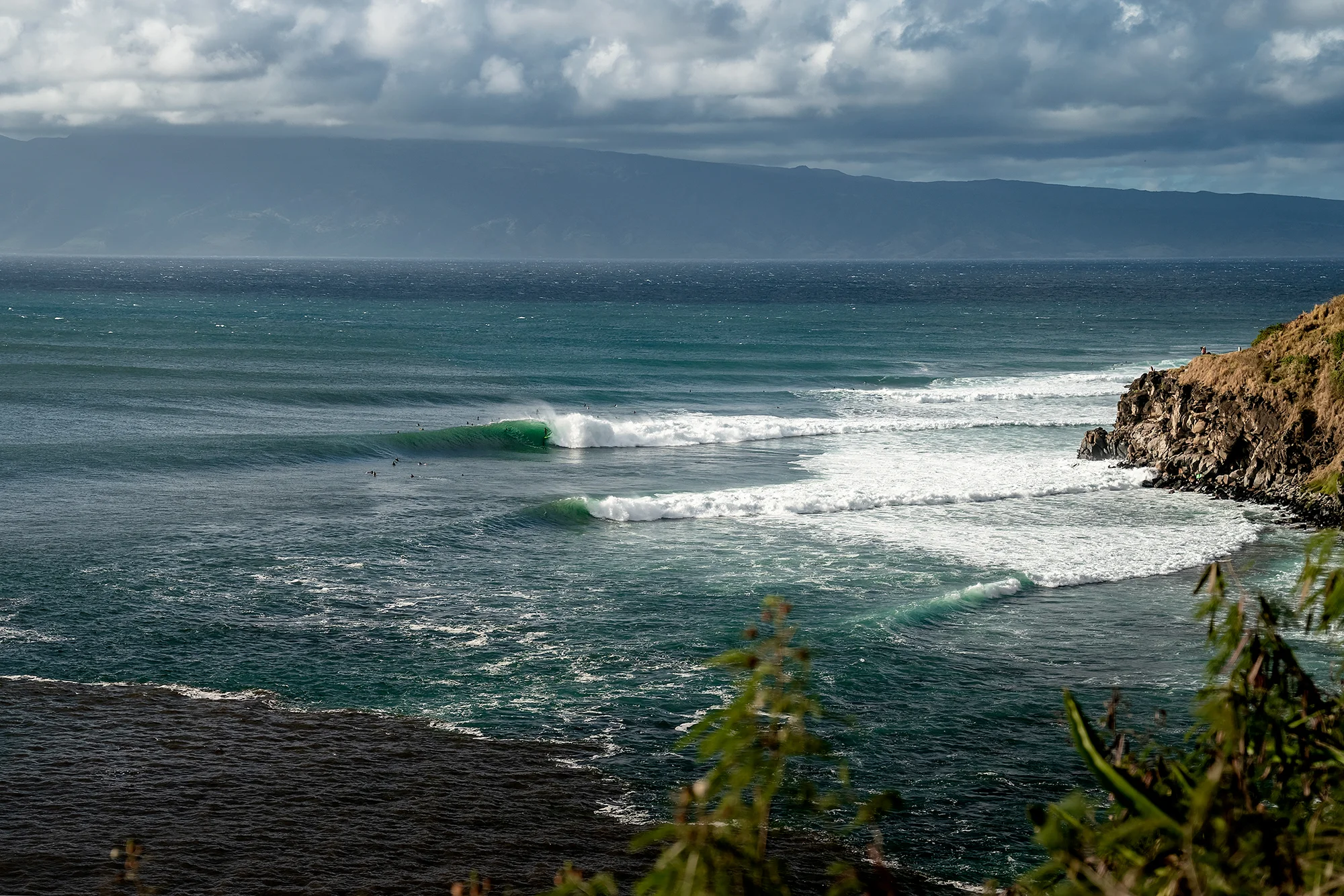 McInnis_120918_65493_Kaimana_Henry_Barrel.jpg