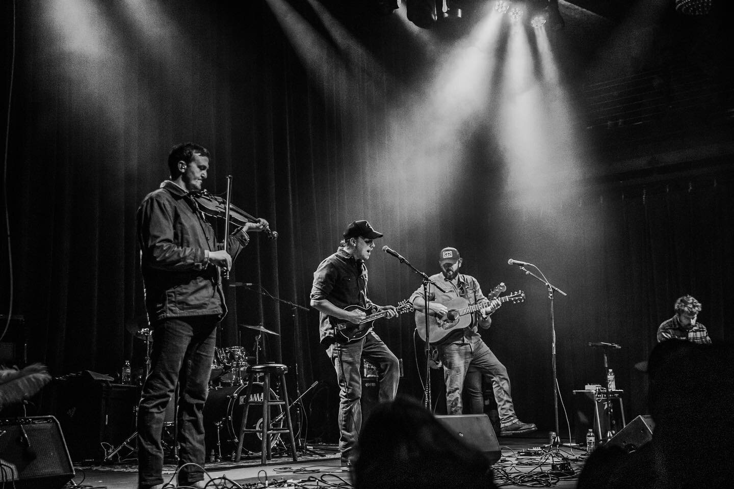 Big times with big bubby&rsquo;s last night in Louisville 💙

See you party people tonight at @thebasementeast in Nashville TN! Doors at 7:00, @loganhalsteadmusic at 8:00, and yours truly on at 9:00! 🤠

📸 by @cmw_photography