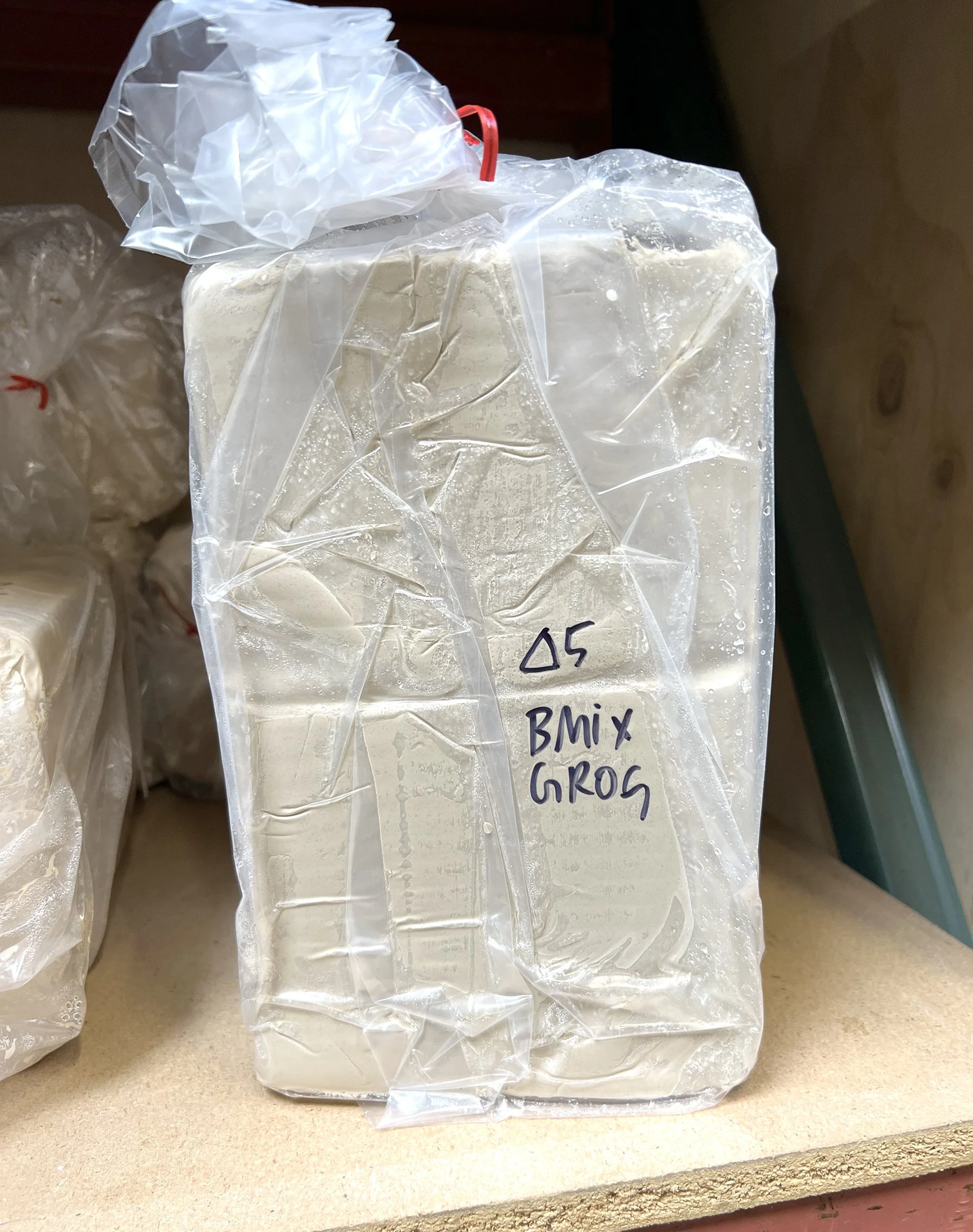 B Mix with GROG Cone 5 : For P2 Members and current students only.
