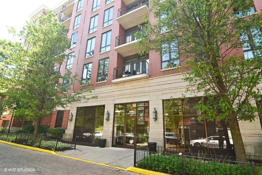 Live the best of the city lifestyle from this beautiful condo home in the heart of Old Town! Corner unit overlooking quaint, quiet urban streetscape in security elevator building. Open concept and newly updated kitchen (new cabinetry, quartz counters, stainless appliances) with split floor plan, master suite, cozy balcony, full laundry, deeded garage space included and just under 1300 SF. Building turns quickly so don't hesitate to make this your home or city escape!