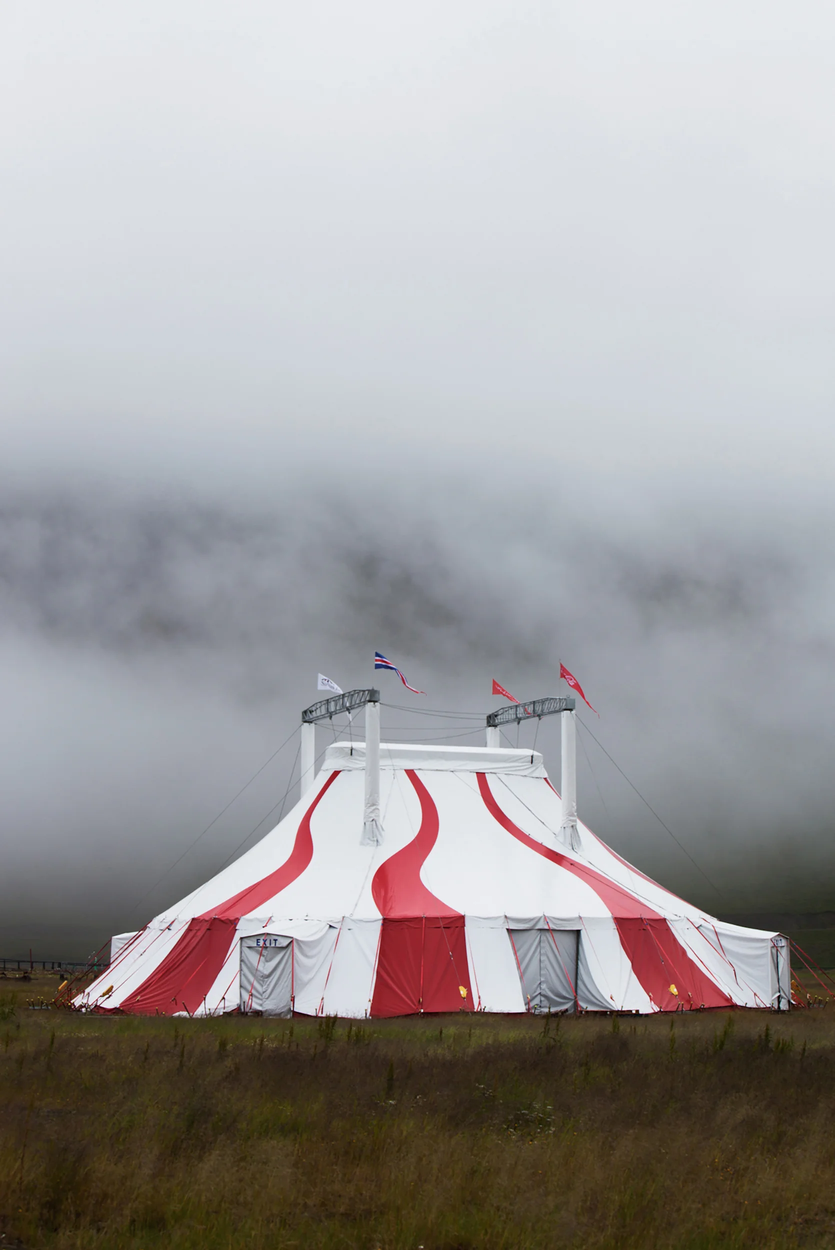 JEANEEN_LUND_CIRCUS-4.jpg