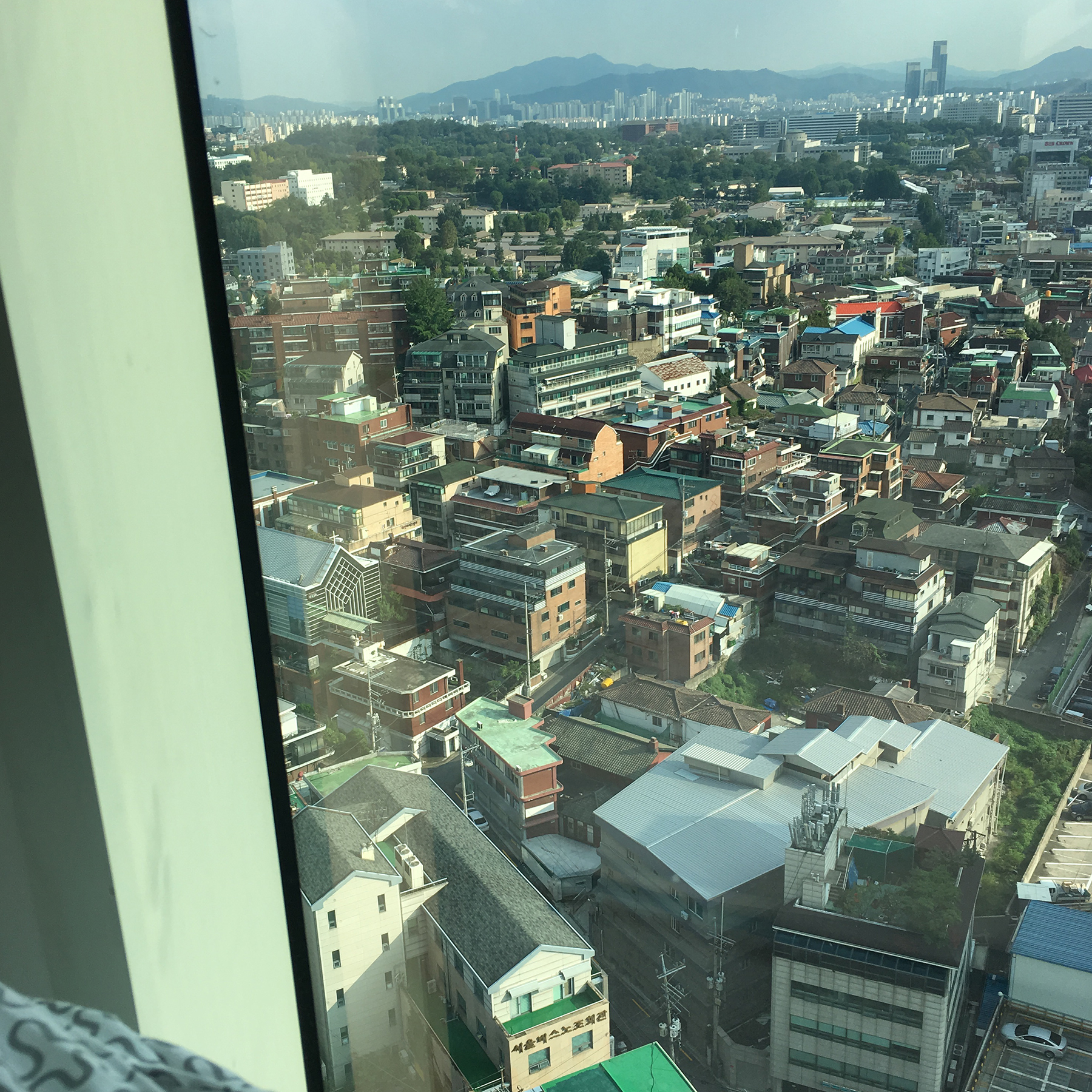 waking up to the gorgeous Seoul Skyline