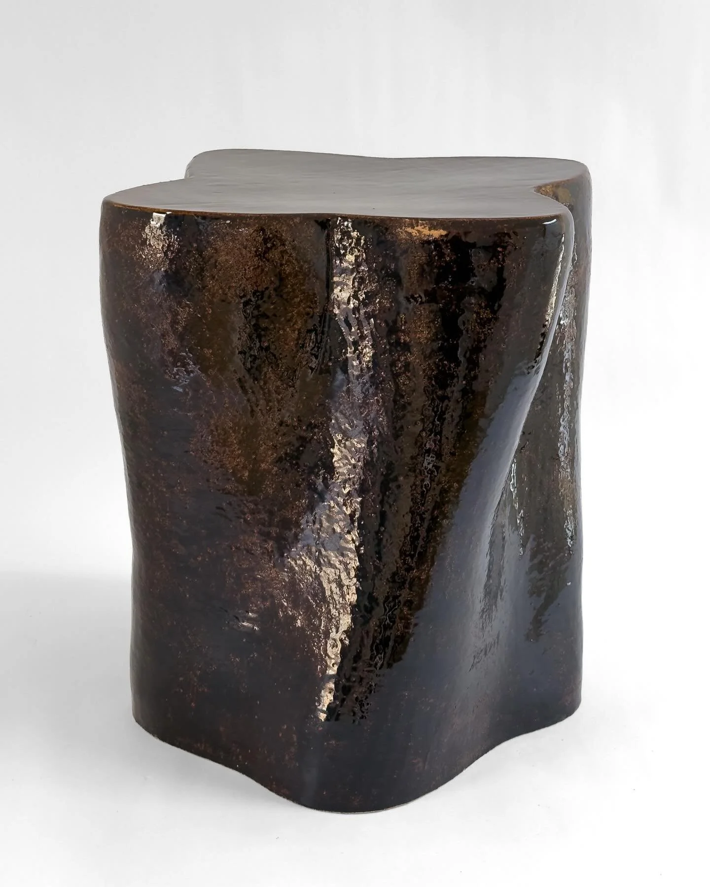 Large ceramic side table 19.5&rdquo;