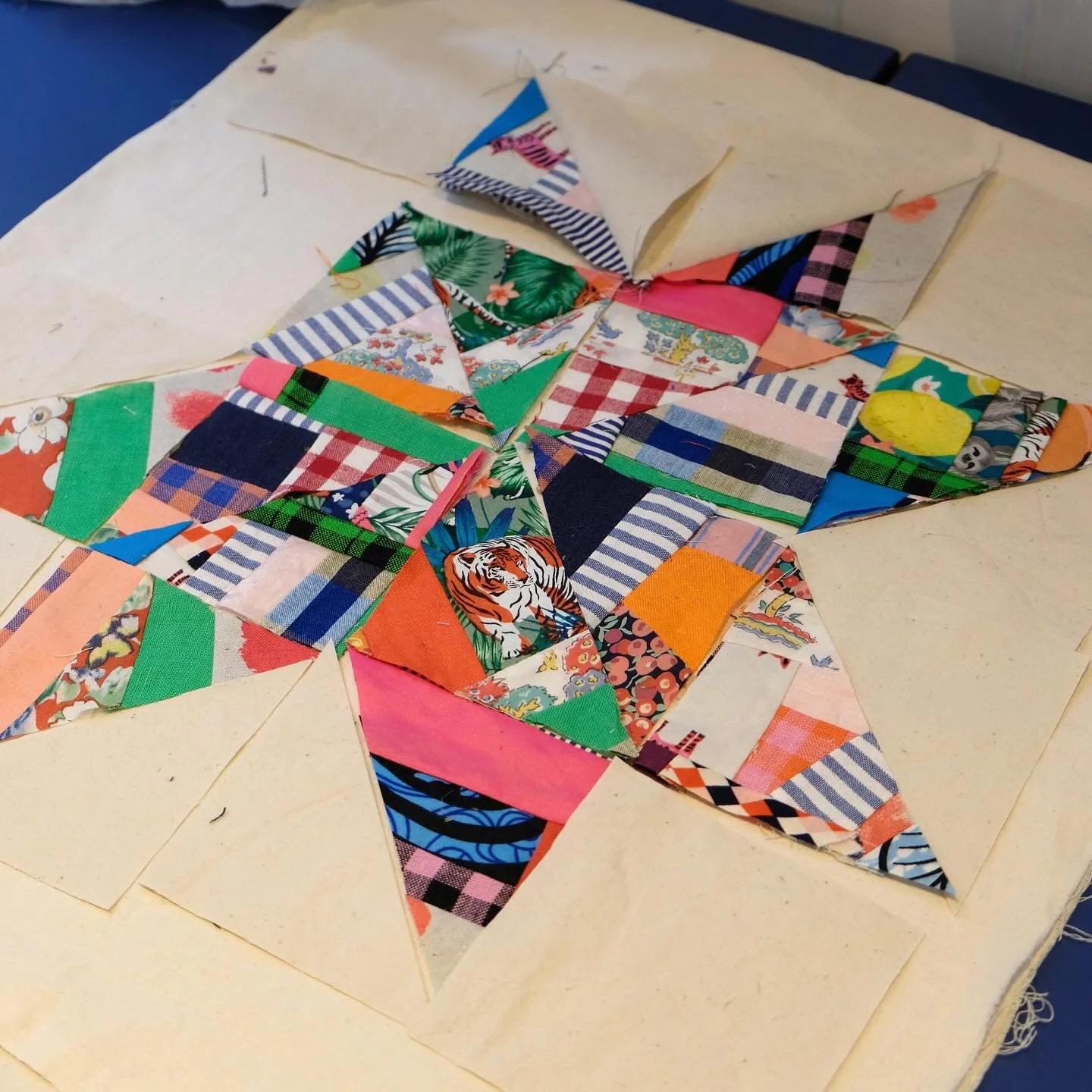 The last of the 2025 workshops for me was yesterday at @gatherandstitchlondon doing this lovely free-form star cushion project. Everyone made such beautiful things, all so unique. A very crafty Christmassy time was had by all!