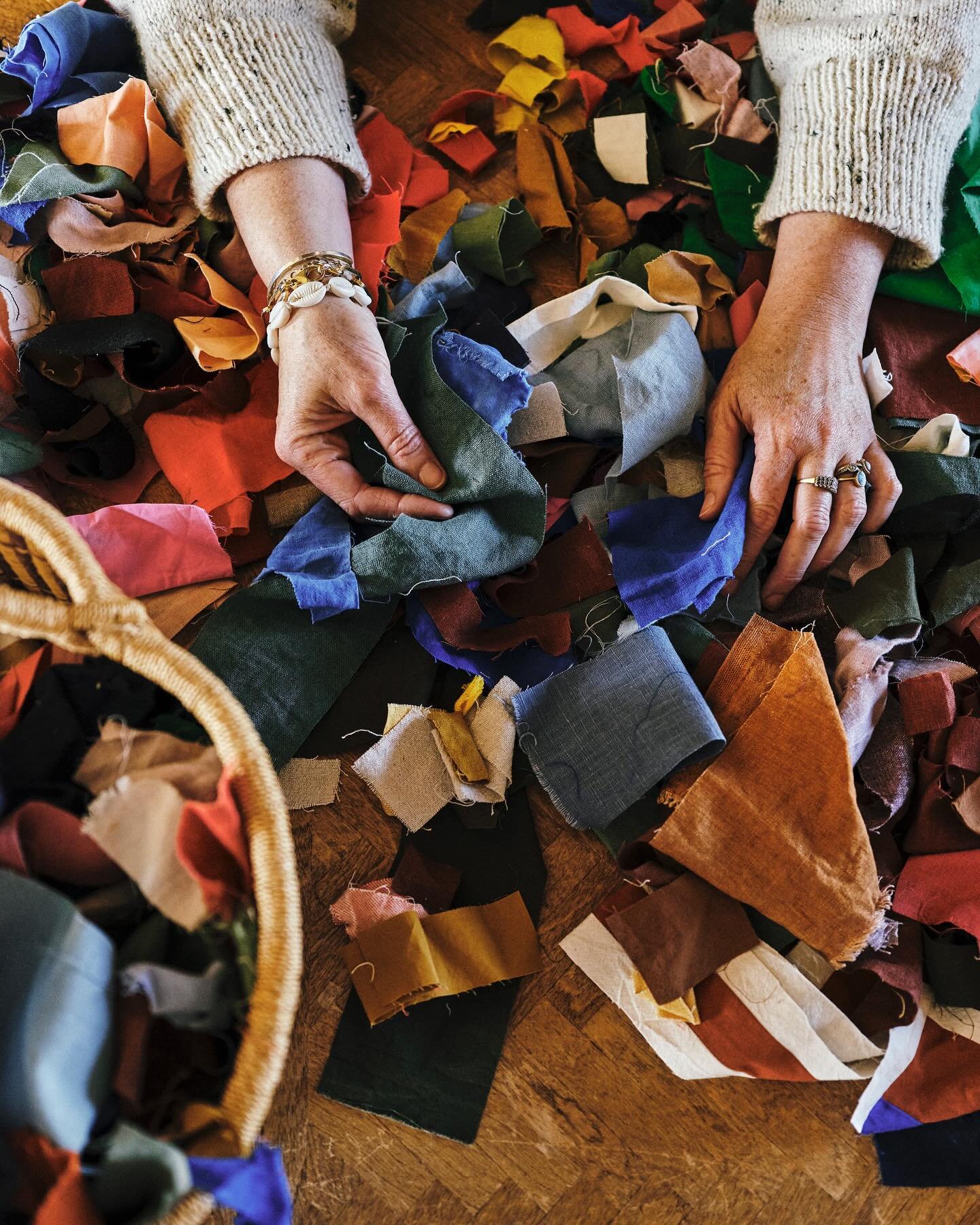 The first bit of press about my book came out on the weekend on @selvedgemagazine website&rsquo;s &ldquo;weekend reads&rdquo; section. I couldn&rsquo;t have imagined a lovelier piece, written by @laurenmetamartin 

Link for the article and book pre-o