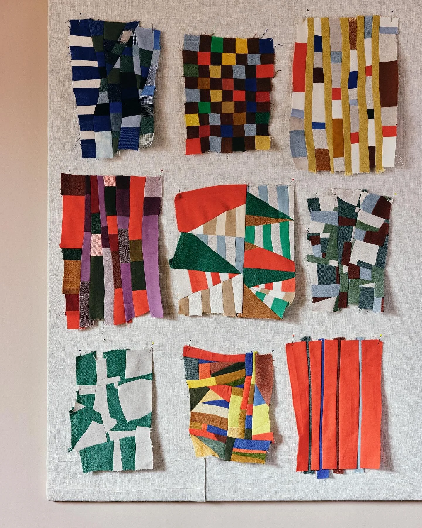 EXHIBITION 
.
Come and see all the pieces from my book in real life, plus some more in an exhibition at @batsfordgallery to celebrate the release of Free-form Quilts &amp; Patchwork on @batsfordbooks 

I&rsquo;d love to say hi!
.
Tonight, Tuesday 26 