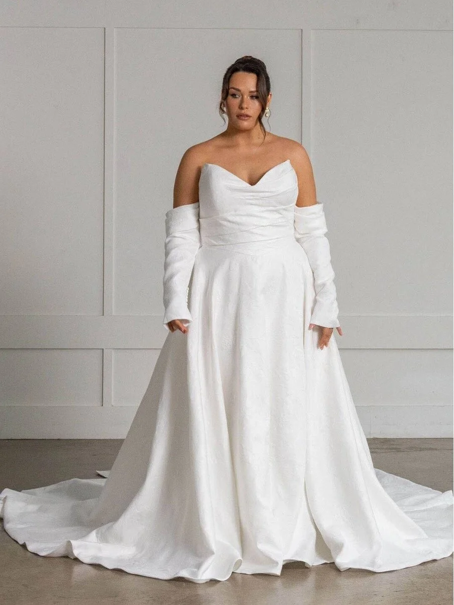 'Liam' - Madi Lane - Size: 18 - RRP: £1995 - Now: £1200