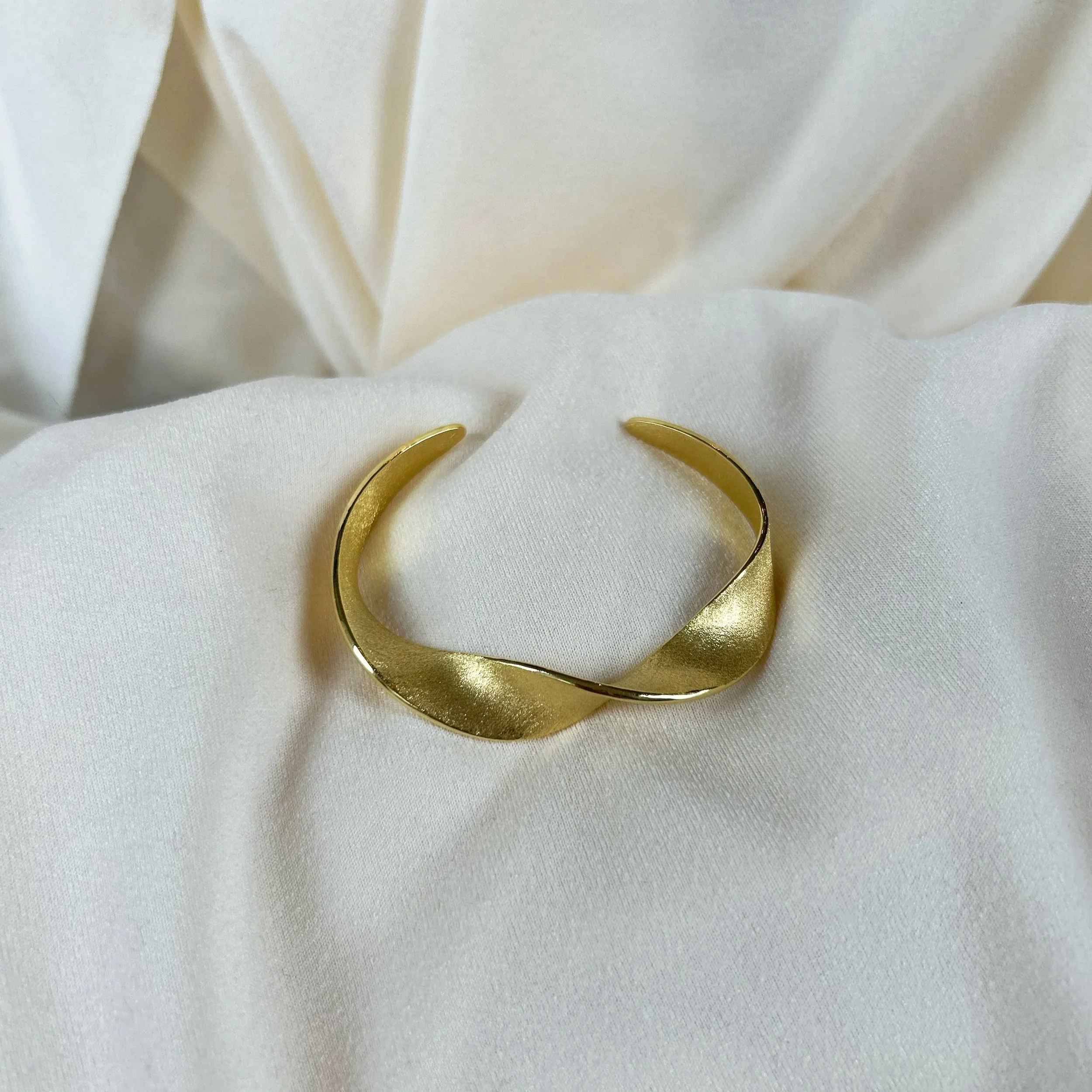 Laura-bracelet.jpg