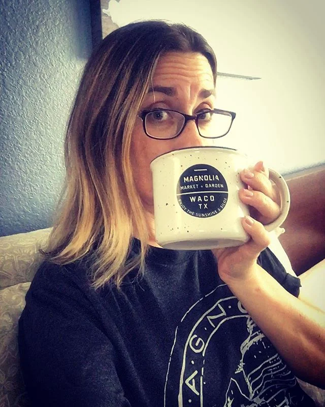 You guys...I got to fulfill a dream this past weekend. We were vacationing in Texas and...guess where I went??? Omigosh I&rsquo;m so friggin happy! And now apparently I&rsquo;m a walking @magnolia ad. Life is good.😁😁 #magnoliamarket #magnoliasilos 