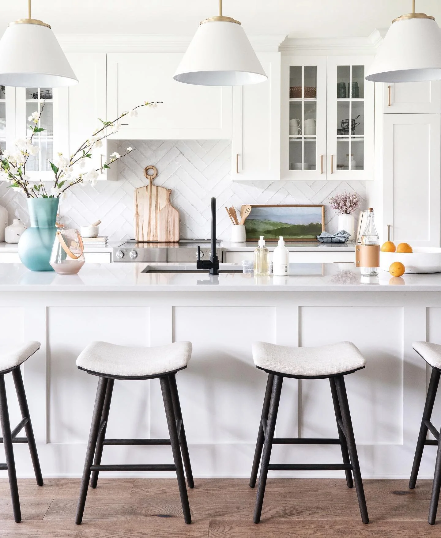 You cannot go wrong with a white shaker kitchen.