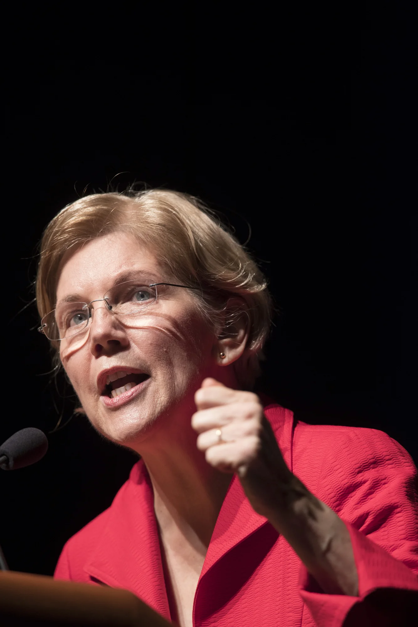 Elizabeth Warren test the waters in Austin 