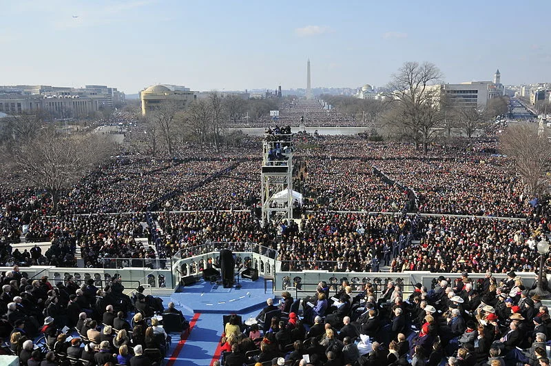 800px-Obama_inaugural_address2009.jpg
