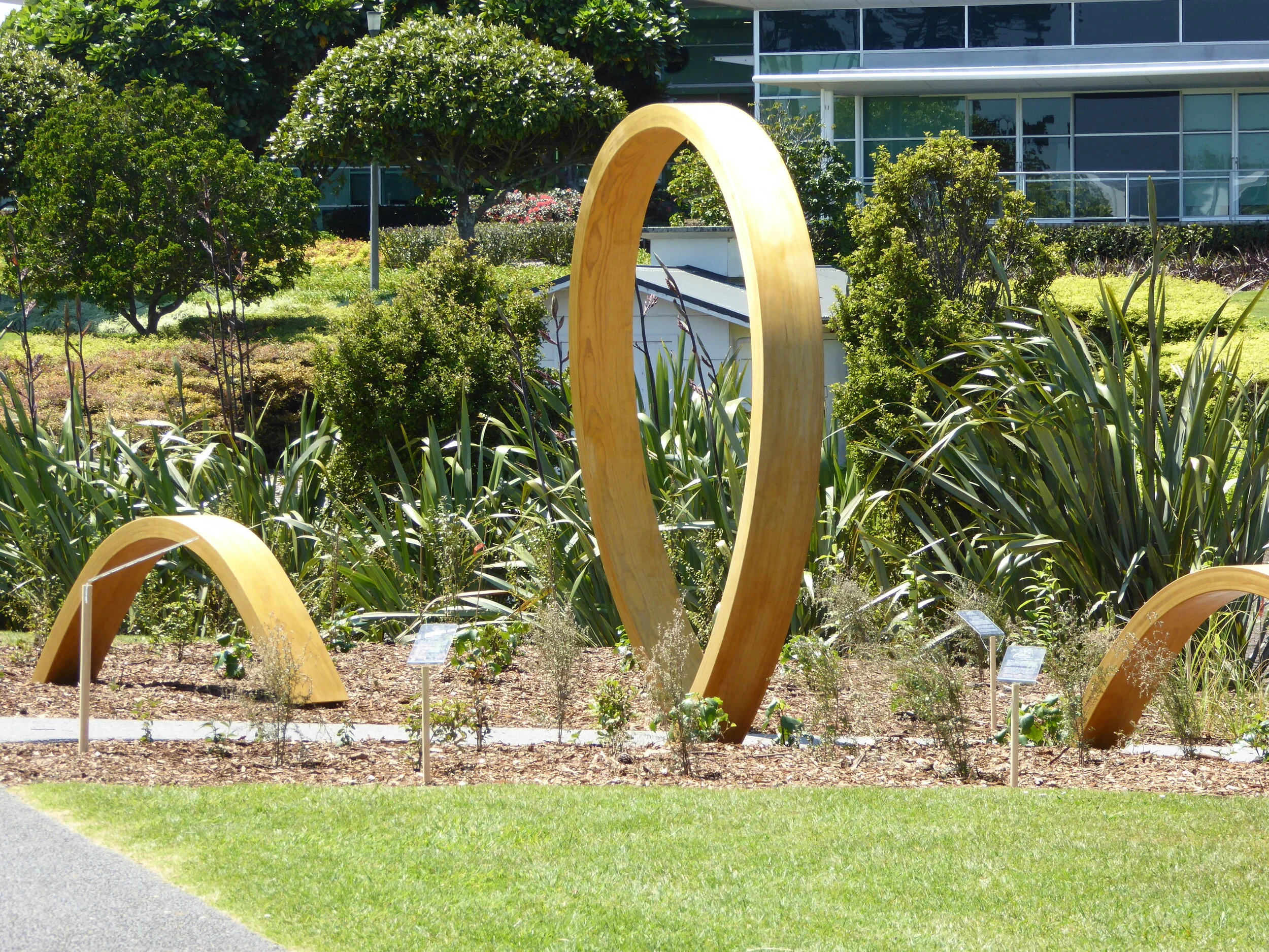 Curved Timber Sculpture, East Tamaki