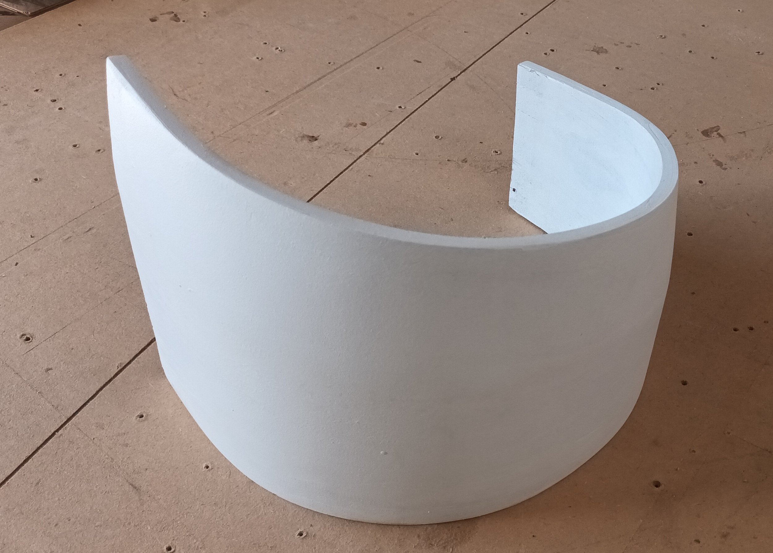Curved skirting 