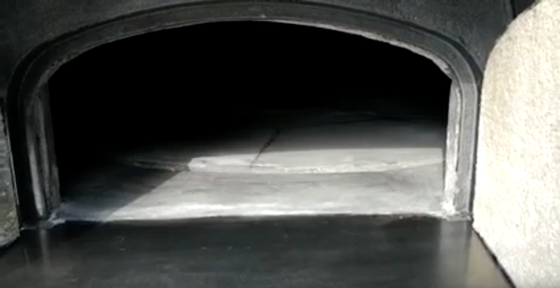 Rotating Floor for Even Heat Distribution