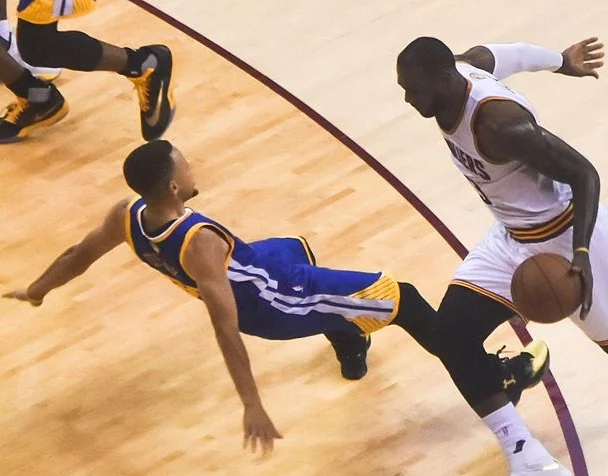 Moon Landing Denier Steph Curry Also Thinks Plants "Ain't Alive", Describes "Tree Sex"