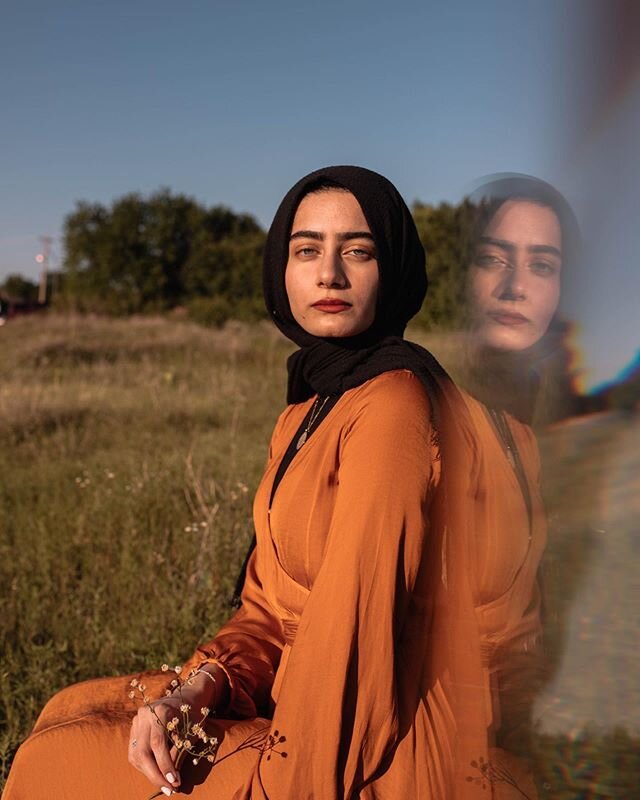 This is one of my favourites from @zoya.e.nawaz senior session! She is a complete dream Allaahumma barik! || GIVEAWAY!! make sure to go check out details for the giveaway in my precious post + go enter!!! Hijab: @culturehijab 
Dress: @zara 
Necklace: