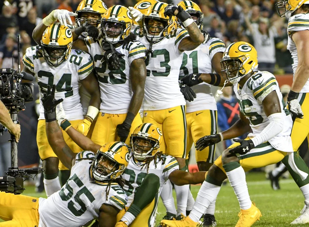 Packers’ new-look defense carries offense in opening win