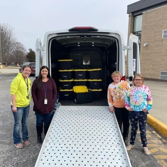 North Elementary School donated an amazing 1,471.5 pounds of ravioli! Thank you to the students, parents, teachers, and staff for the donations! All of that ravioli will be used in weekend meal packs and meal boxes for Noblesville students! 💚