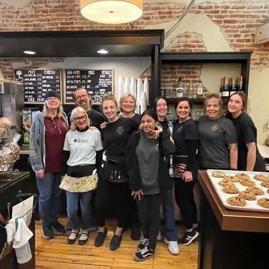 We 💚@rosiesplace! 

We definitely love the delicious food, but we especially love the kind and generous staff! 
In March 2020, the Rosie&rsquo;s team helped Fueled For School quickly transition from weekend meal packs to weekly food boxes when the s