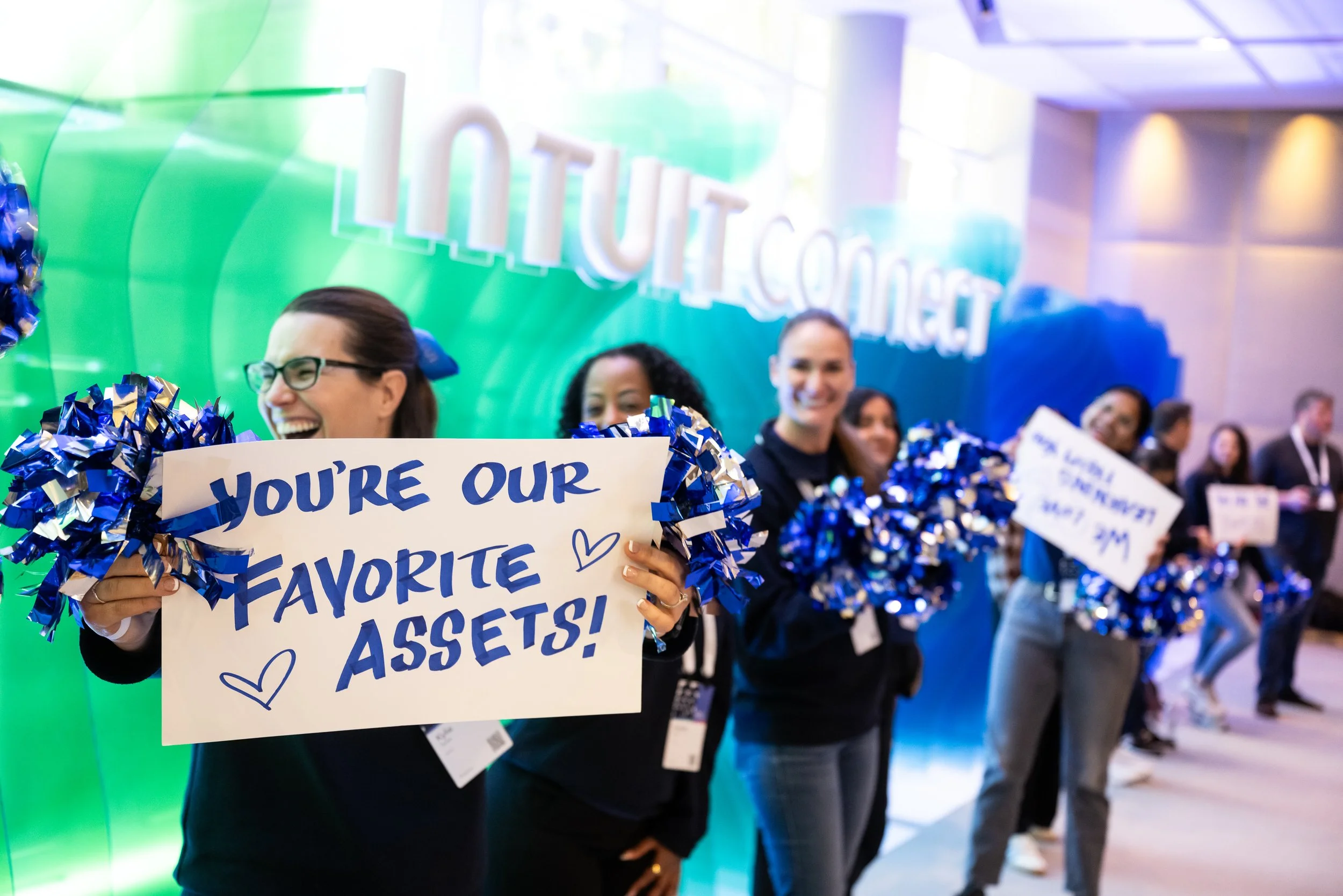 2025_IntuitConnect_GeneralHallway_HumanTunnel_92411.jpg