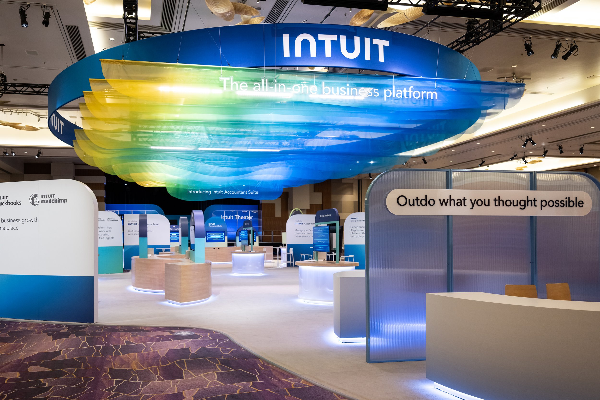 2025_IntuitConnect_Setups+Signage_92983.jpg