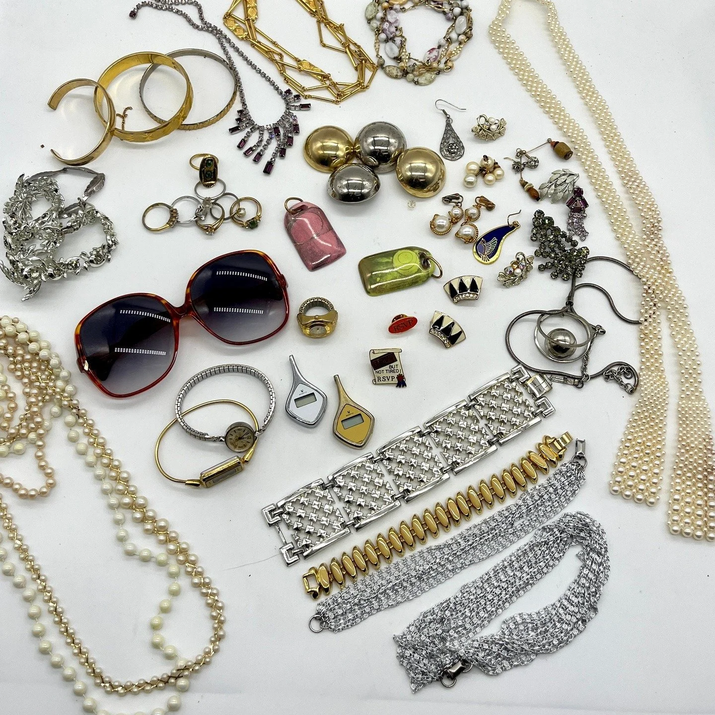 Here is a recent mail in donation we received and sorted sent from Leslie in North Carolina. 

This is such a great example of an rjm donation! The third image is a glimpse into how we sort materials for our archive. This donation was sorted into 10 