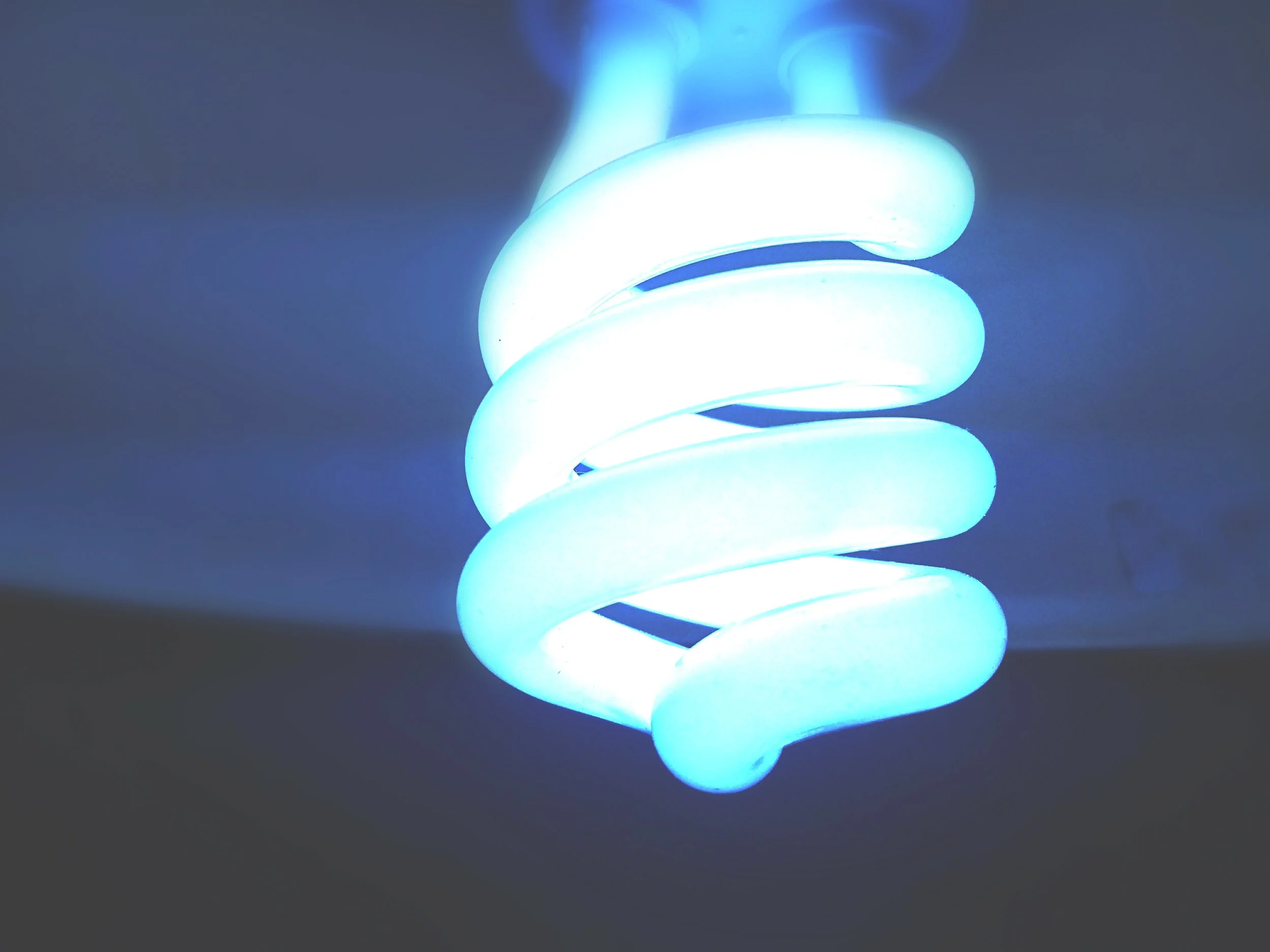 Key Differences Between Fluorescent and LED Lighting