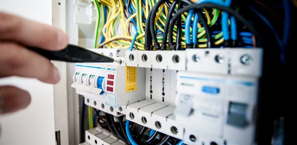 Troubleshoot Electrial Issues | Commercial Electricians in Fort Saskatchewan AB | Commercial Electricians in Sherwood Park AB | Commercial Electricians St. Albert AB
