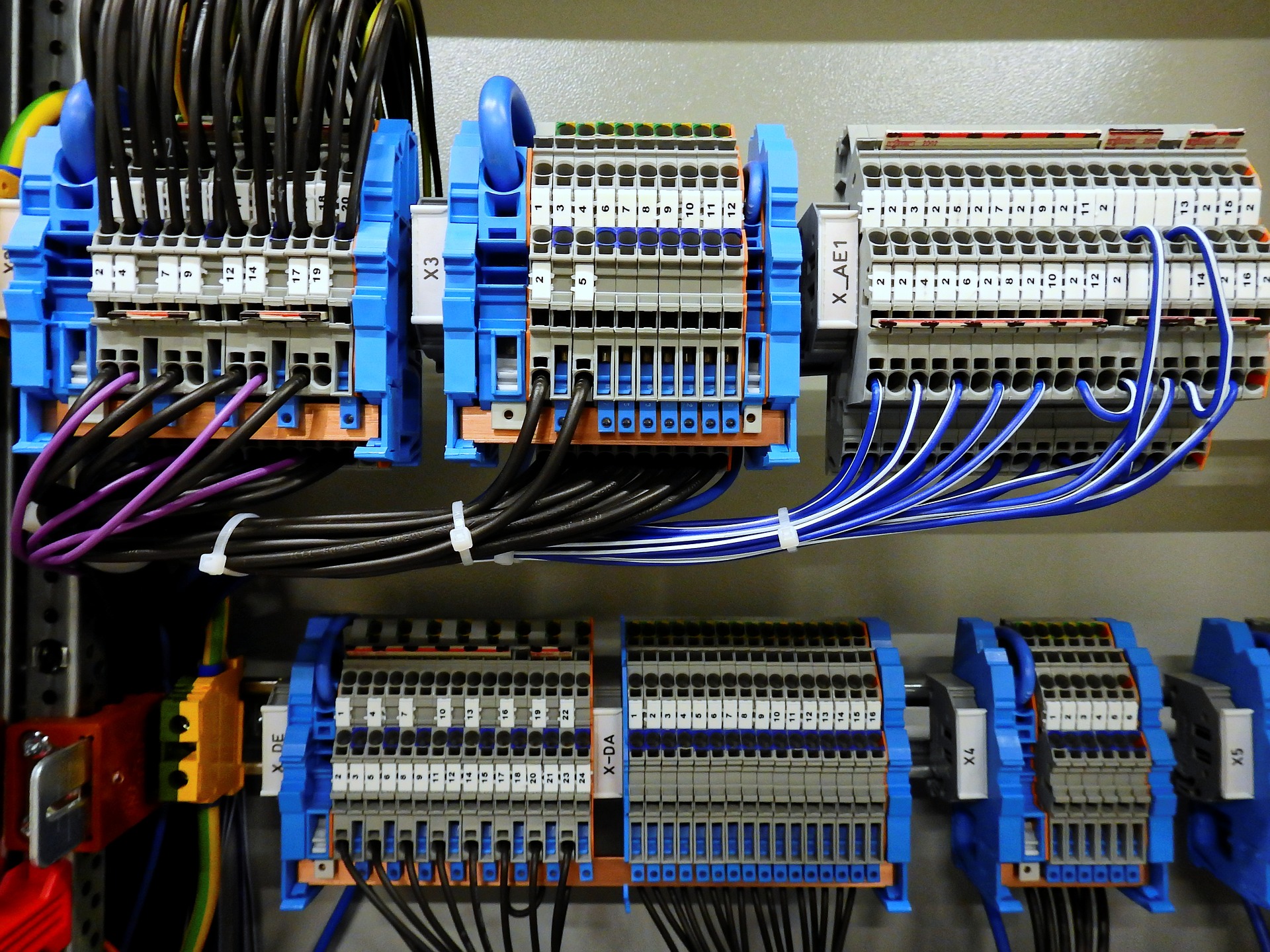 Electrical Maintenance | Electrician Sherwood Park AB | Electrician Fort Saskatchewan AB | Electrician St. Albert AB