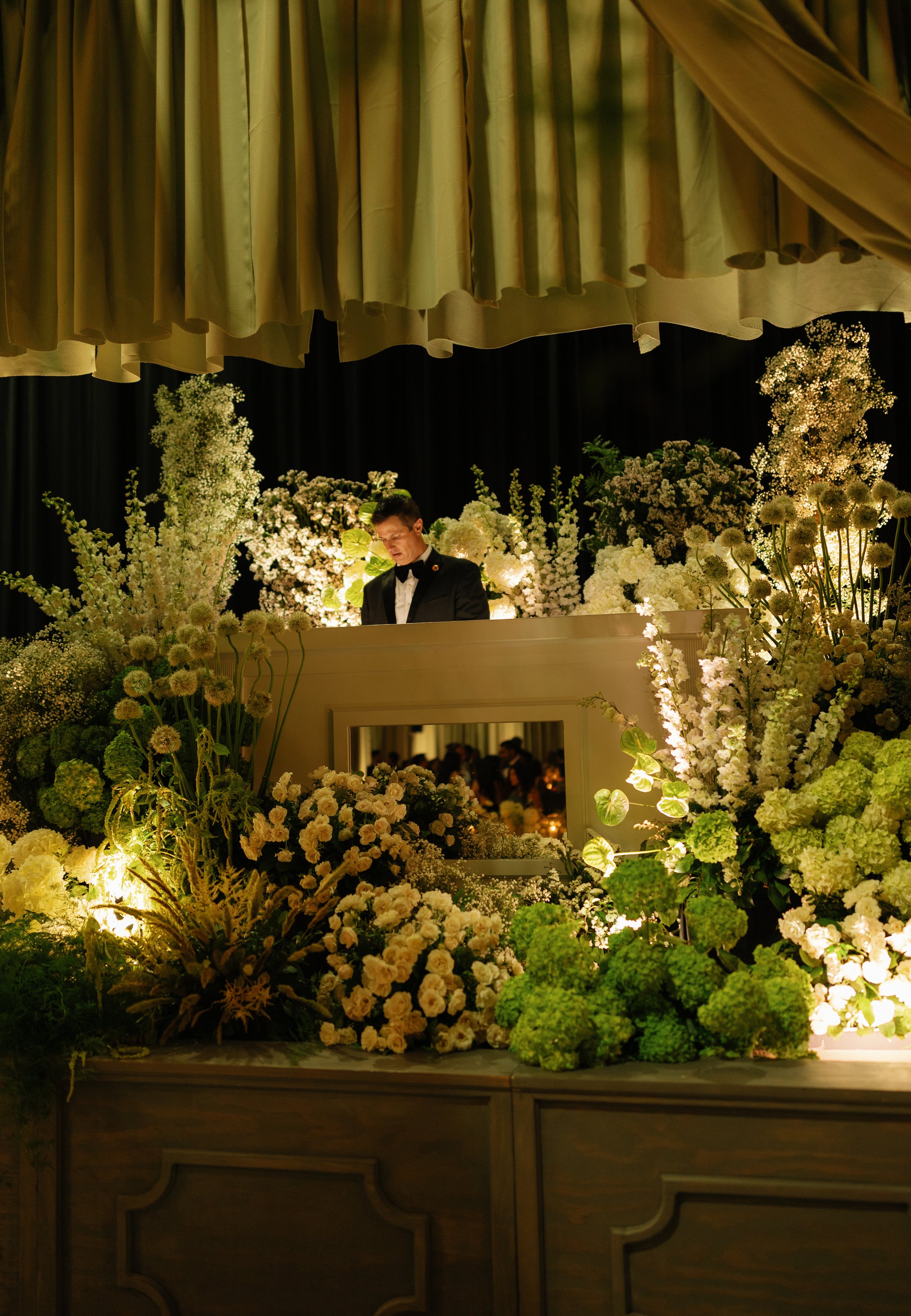 dj-booth-amosleyphoto (1 of 1).jpg