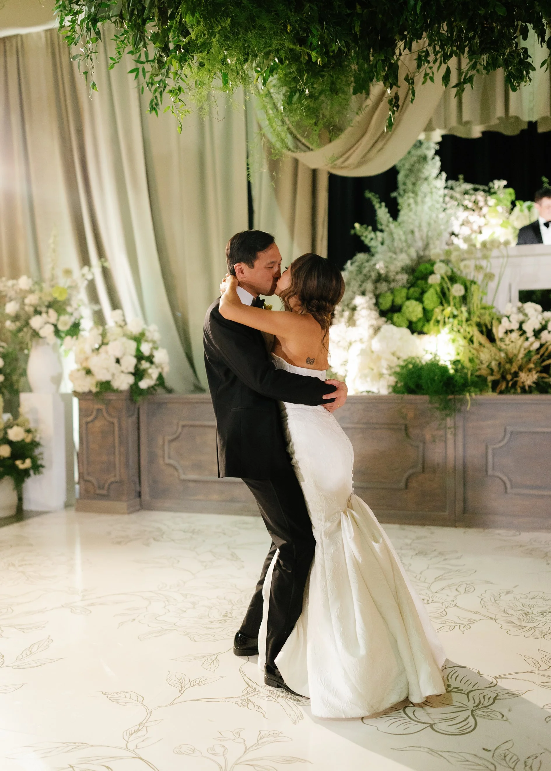 entrance-first-dances-S&T-amosleyphoto (33 of 97).jpg