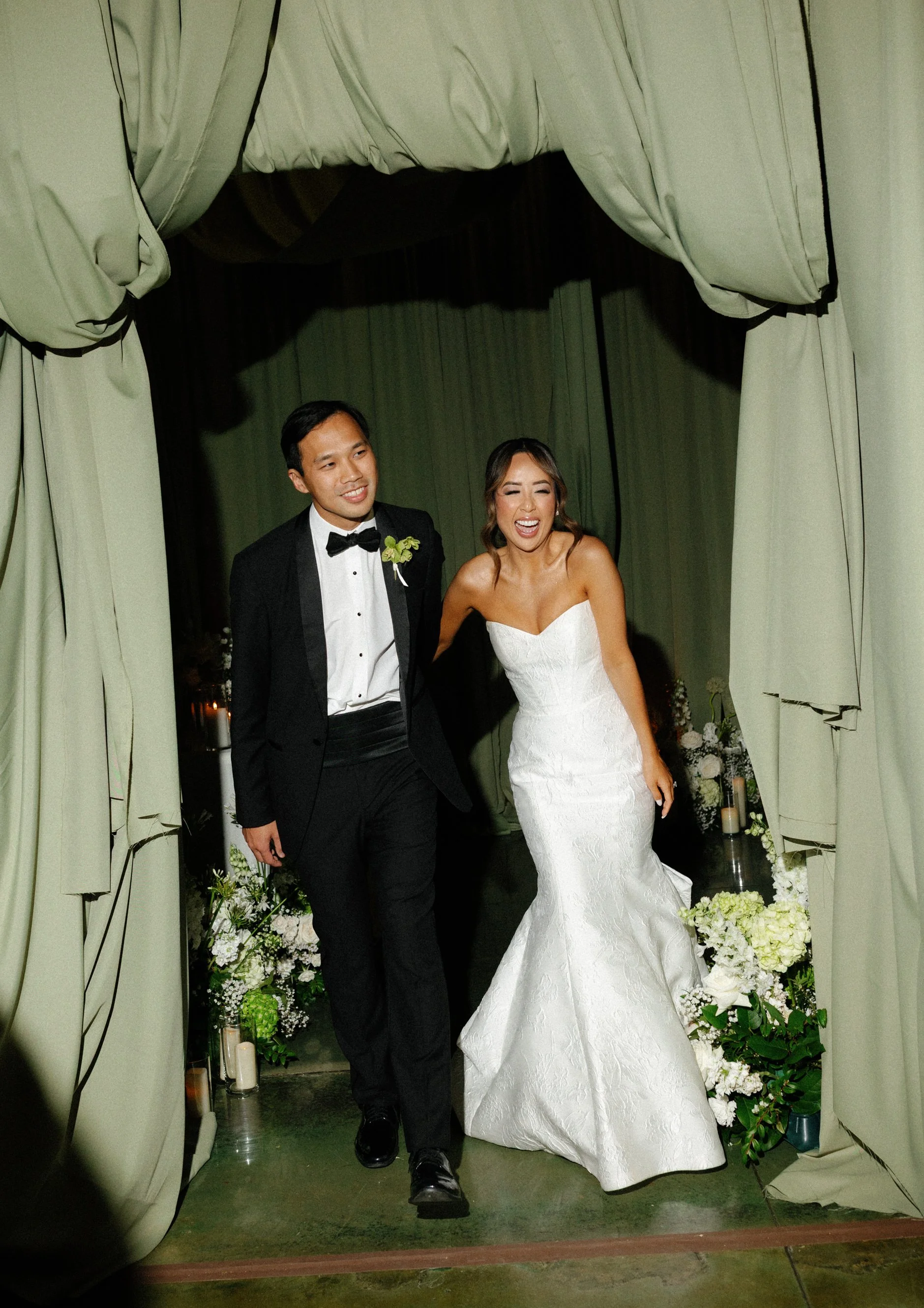 entrance-first-dances-S&T-amosleyphoto (14 of 97).jpg