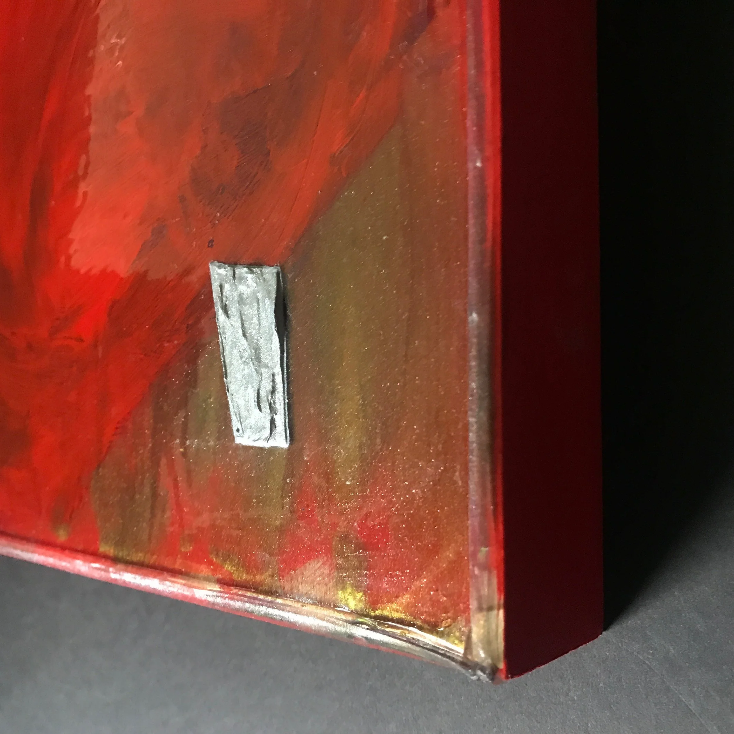 (detail skewed angle)