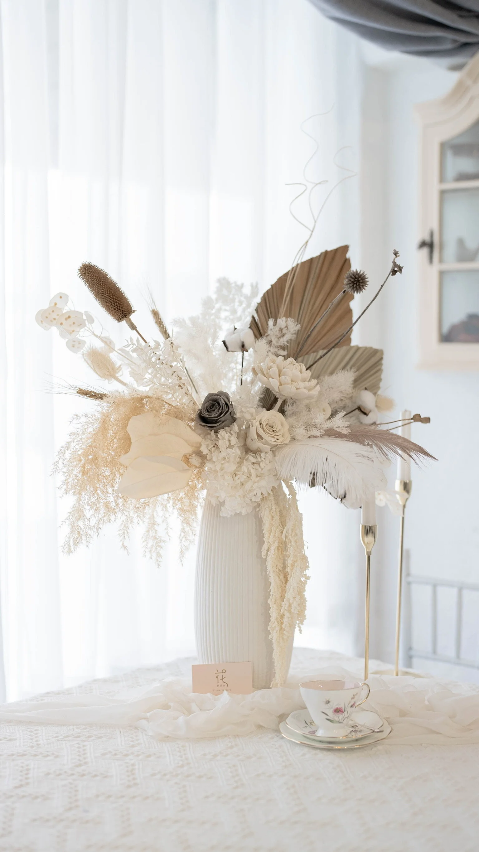 Large-Preserved Fresh Flower Arrangement in Vase