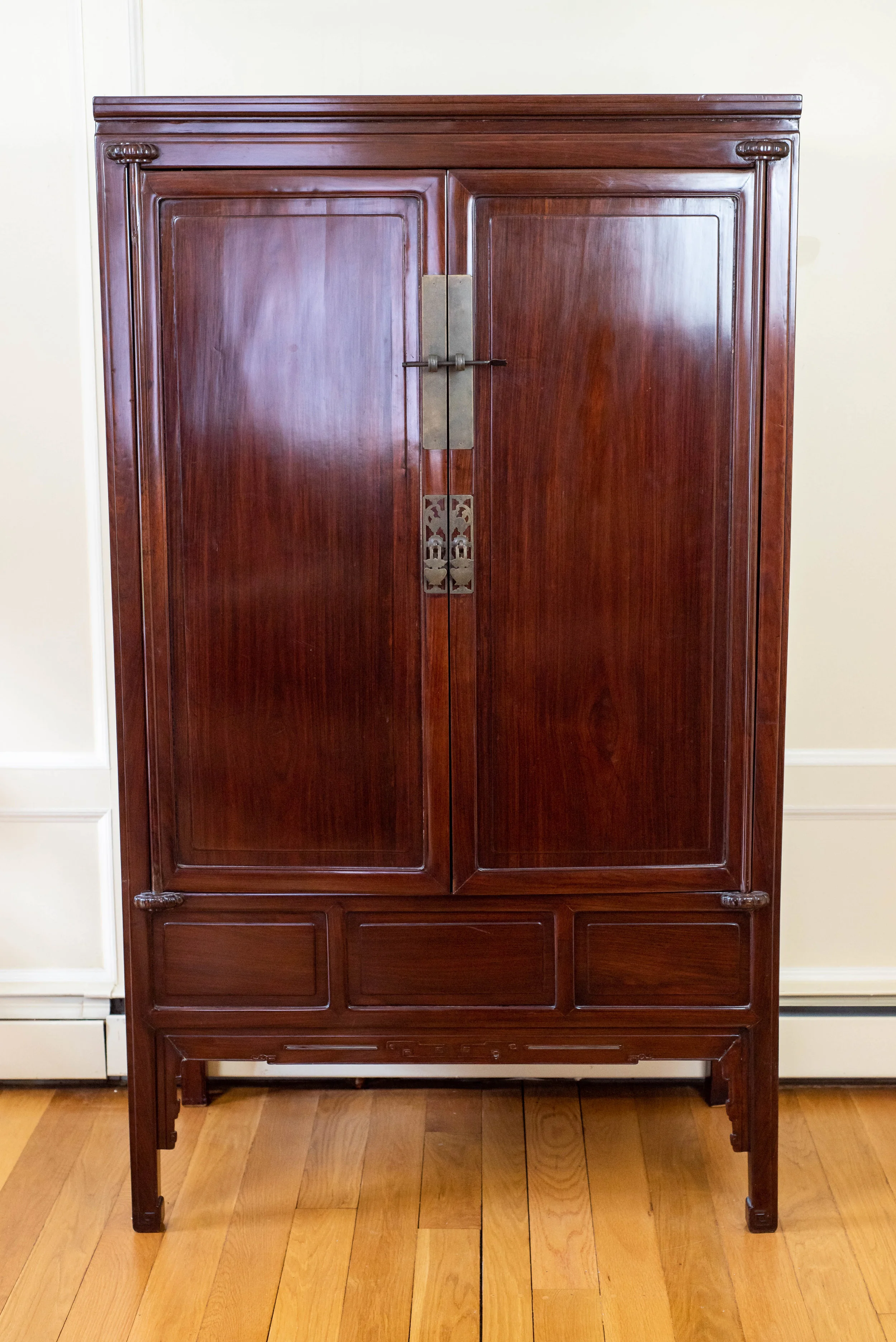 Chinese “Scholars Cabinet”