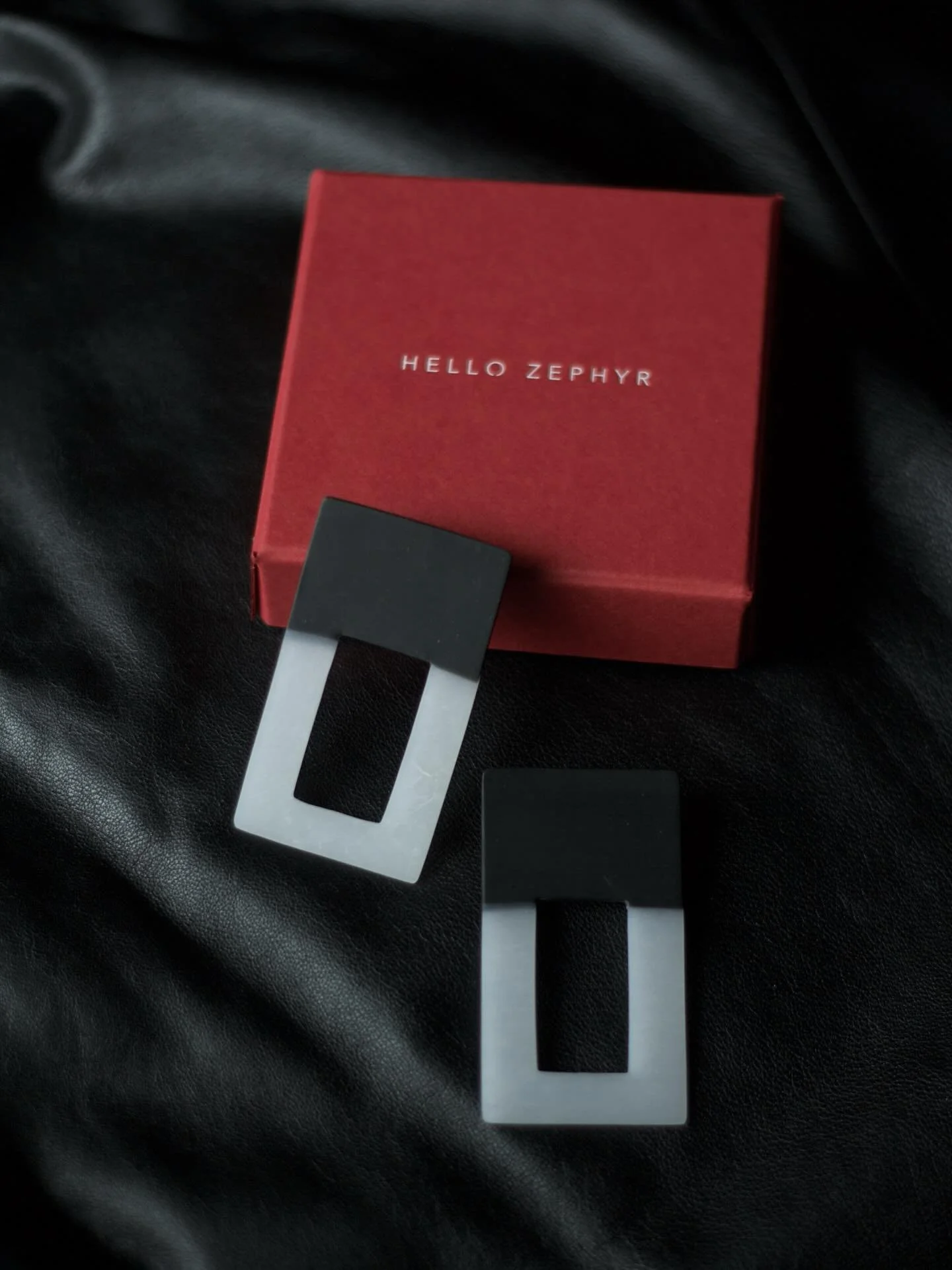 Holiday season 👯&zwj;♀️ #hellozephyr #modernjewelry