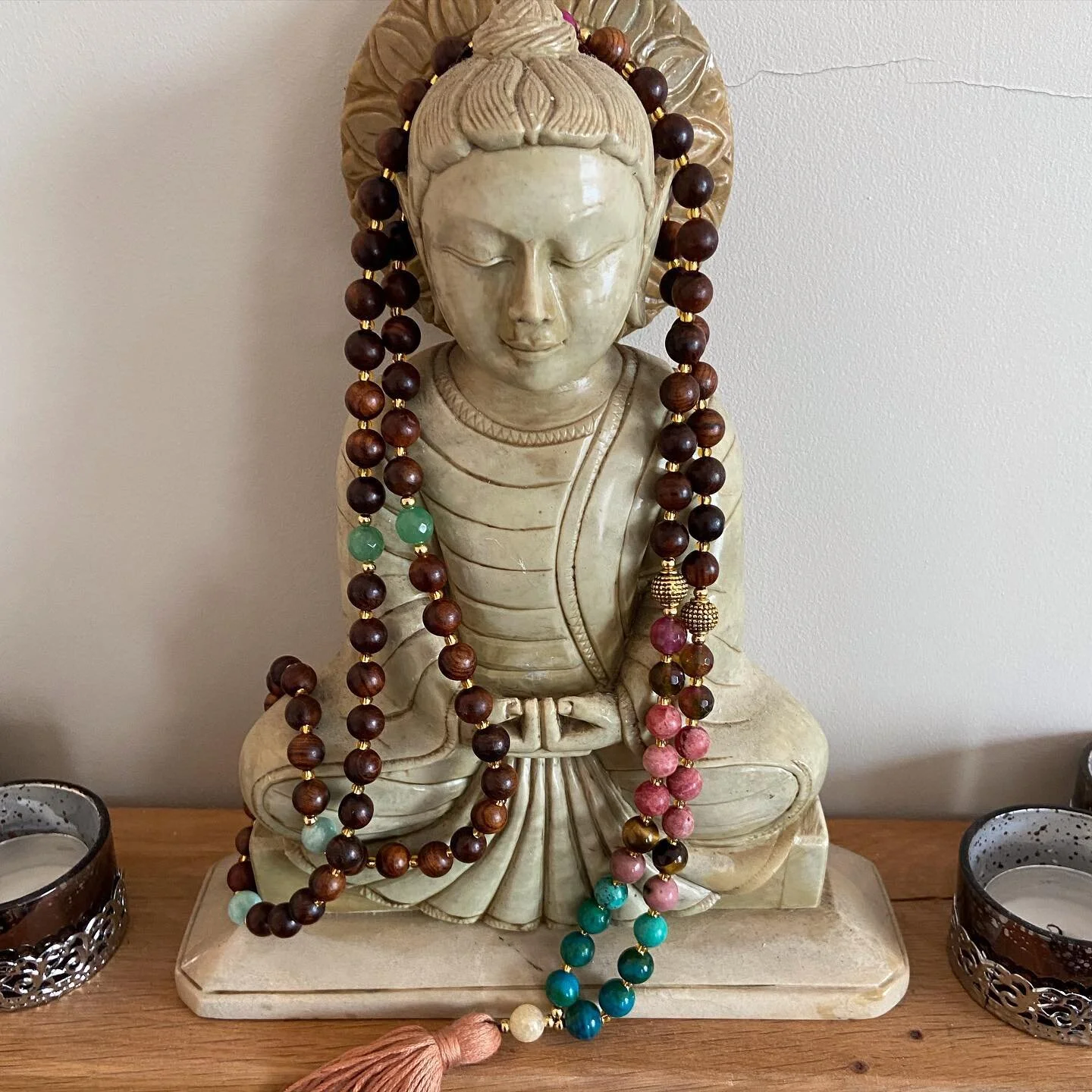 So much more than a mala, it&rsquo;s a little piece of peace 📿🙏🏼 This beauty was made at today&rsquo;s Mala Workshop @the_amethyst_cave 💕 #malaworkshop #mala #108 #japamala #japameditation #workshop #creative #wellness #malamemories #workingtoget