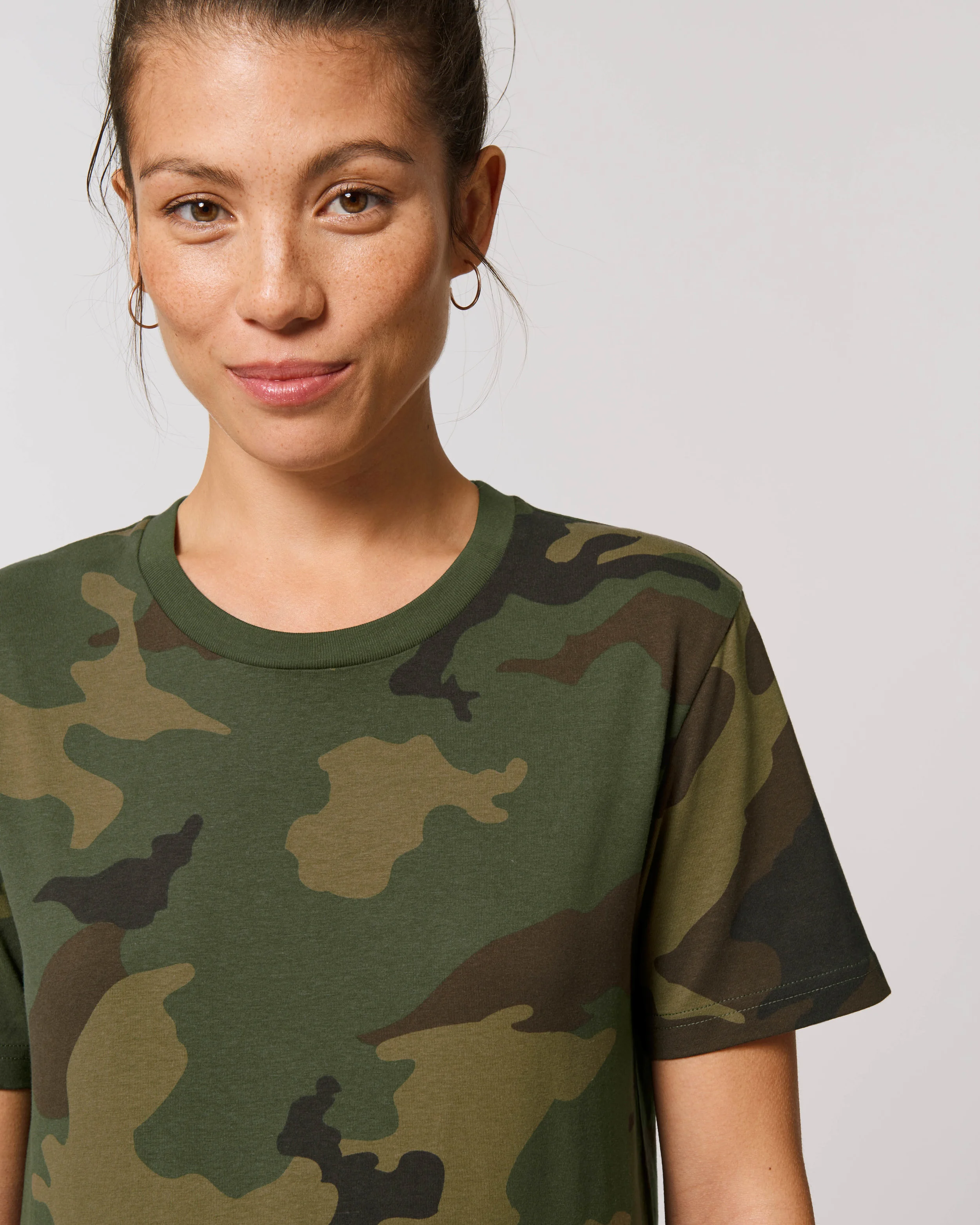 Creator_AOP_Camouflage_Studio_Front_Detail_5.jpg