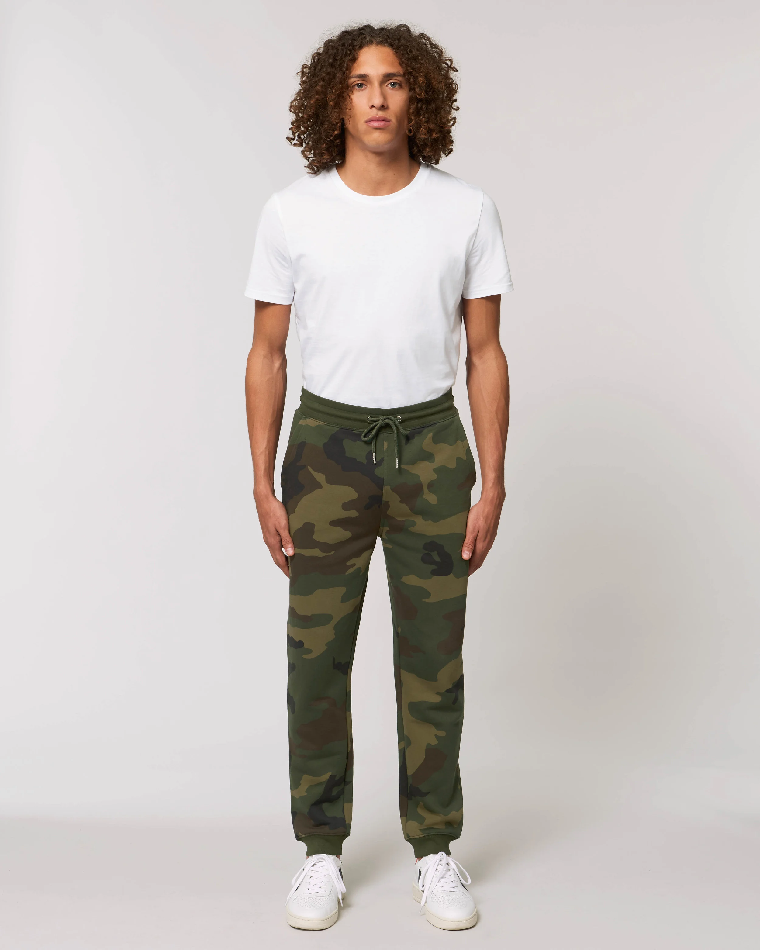 Stanley_Mover_AOP_Camouflage_Studio_Front_Main_1.jpg