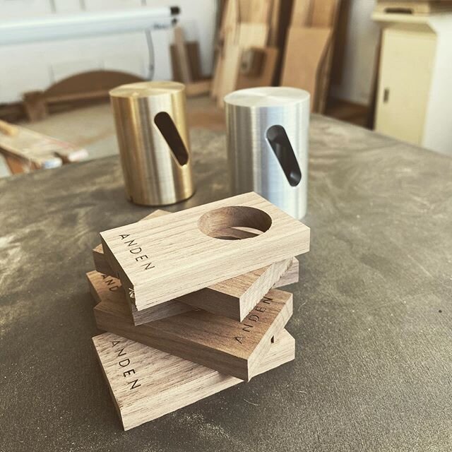 Cold finger day in the workshop with a fresh batch of cherry and walnut Dominos in need of shaping and finishing.  #considereddesign #howtospendit #woodworking #luxurydesign #applewatch