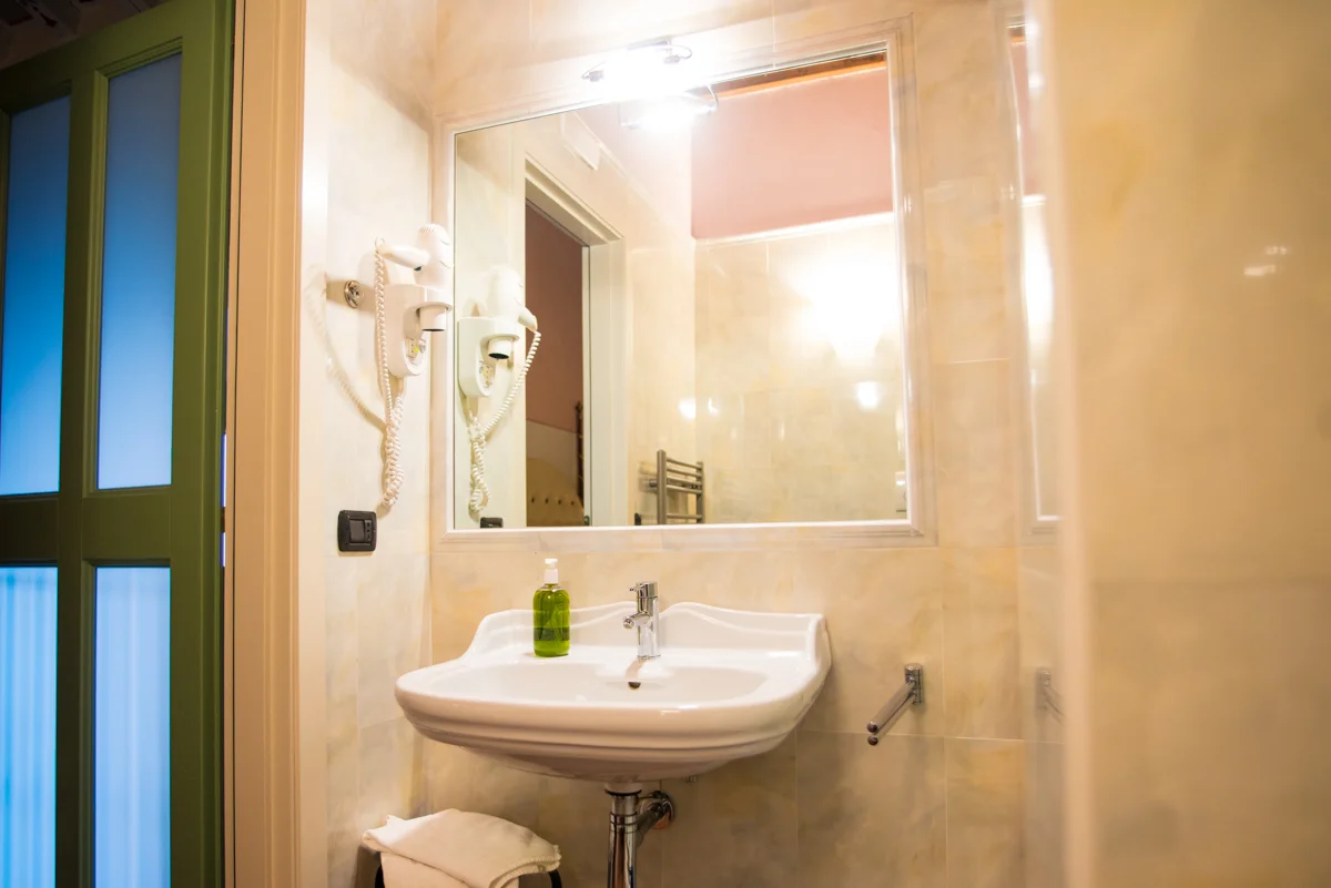 Tosca bagno 1.jpg