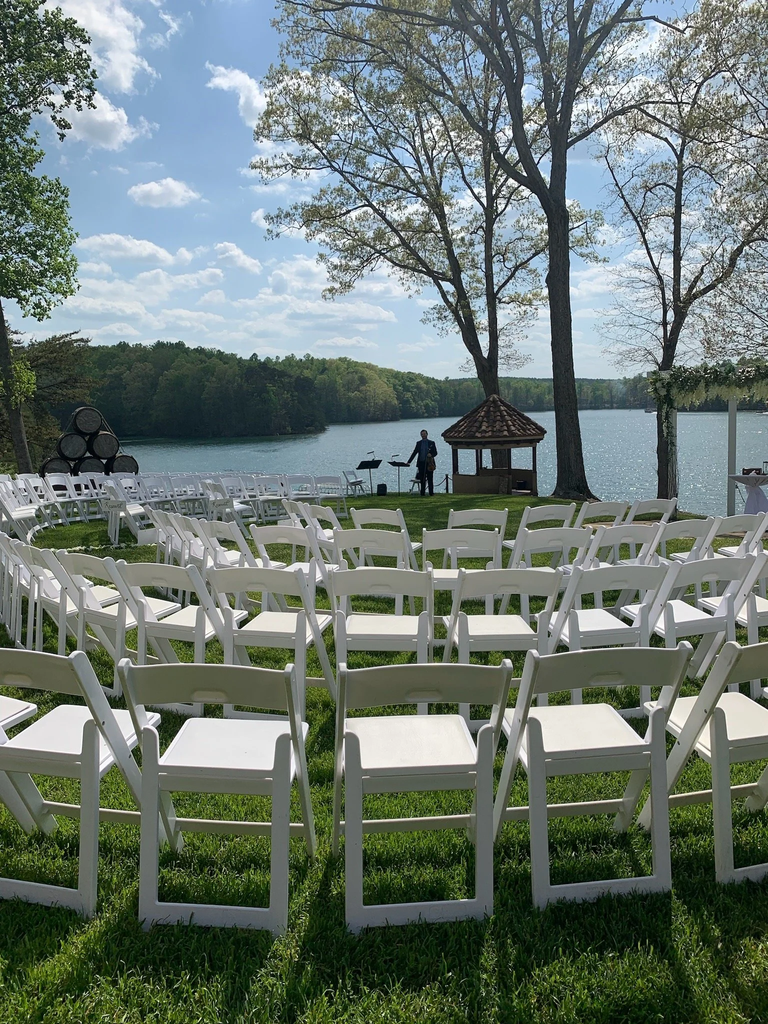 Duo Licht at Bella Collina Mansion performing for a large outdoor wedding ceremony.
