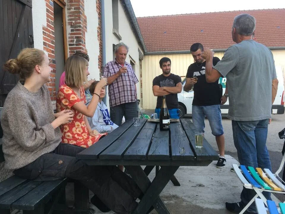 Celebrating the last day of the grapeharvest at Champagne Tange-Gérard: The toast of the wine of 2018.