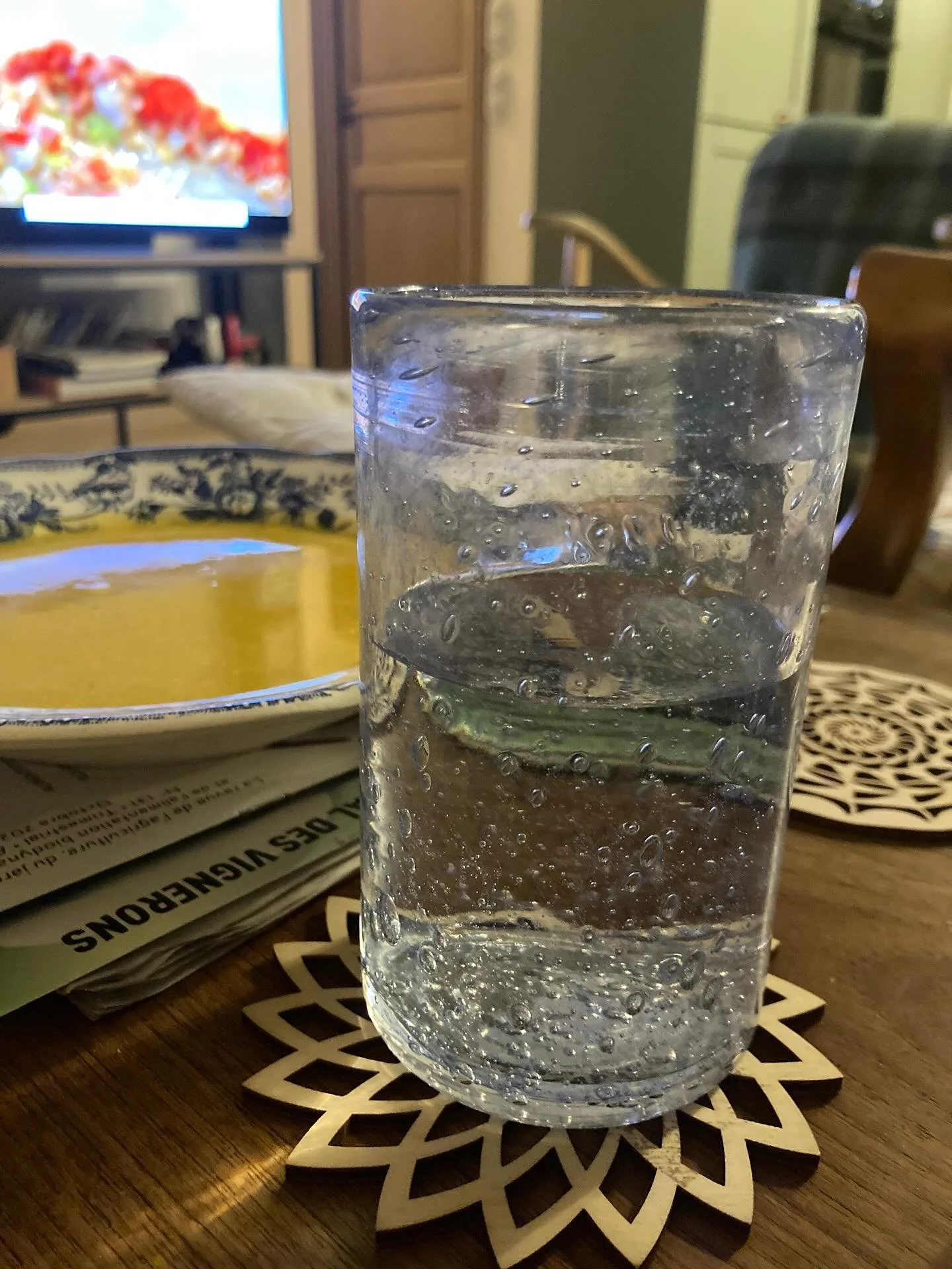 International #champagneday after you did the loi Evin course. The Evin loi regulates what is allowed to write and show regarding alcohol in France. So just playing it  really really safe in Soulieres 🤣
*
#tangegerard #champagneday