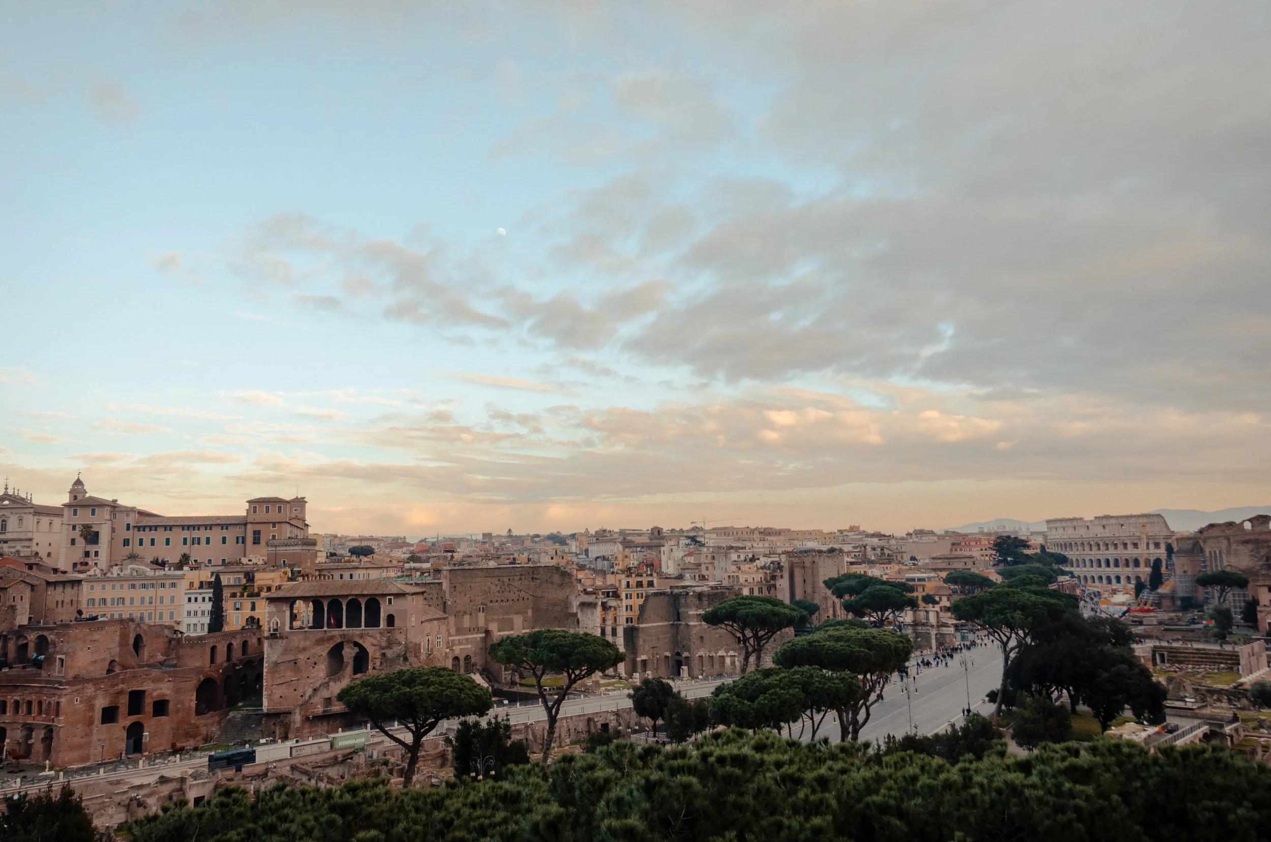 A Photographer's Guide on the Eloping in Rome