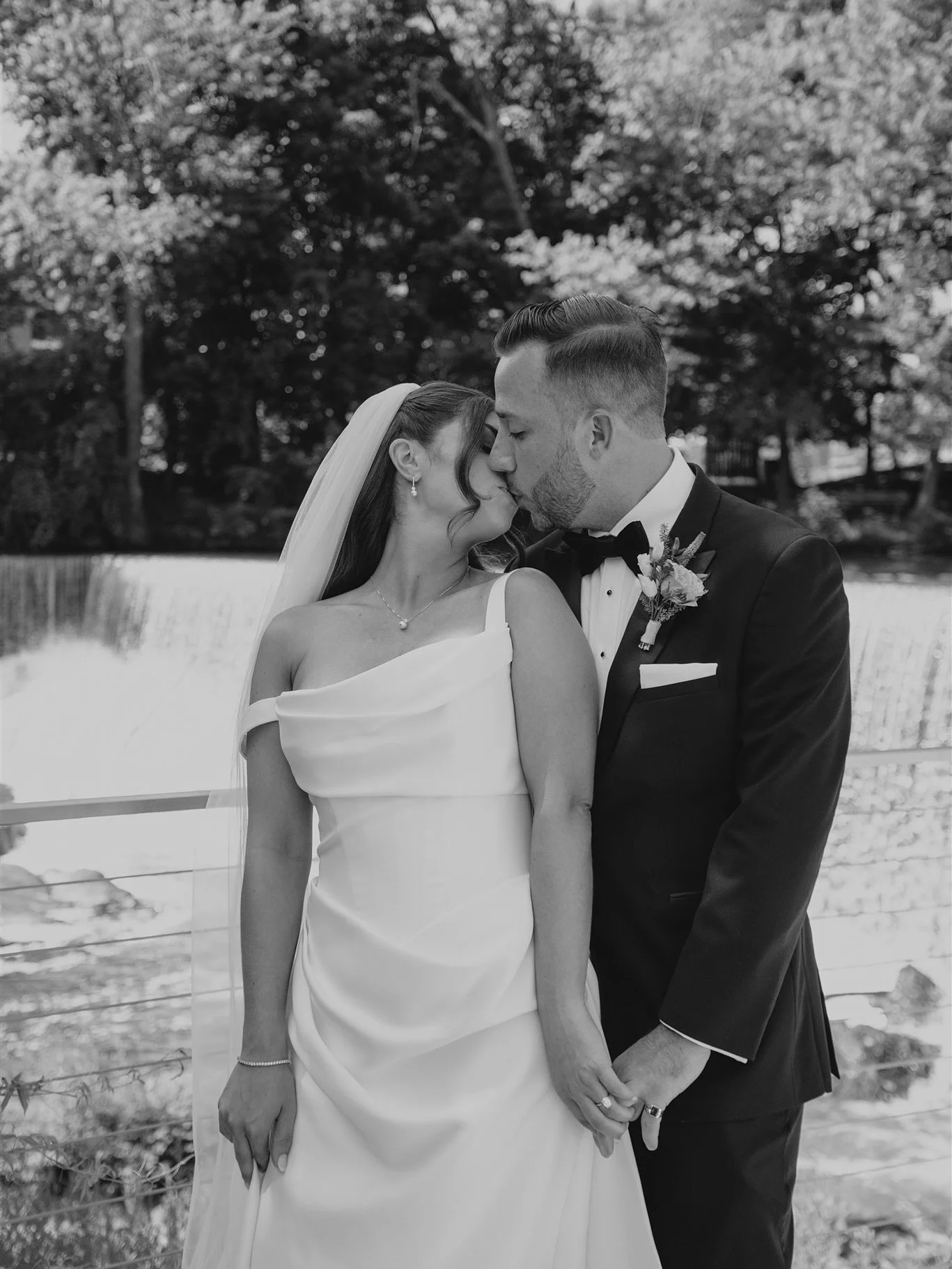 The Roundhouse glowed that day, and not just from the sunshine, but from the love, joy, and tenderness that filled every corner. Jess and Dom moved through it all with such grace, choosing ease and presence over perfection, letting their day unfold a