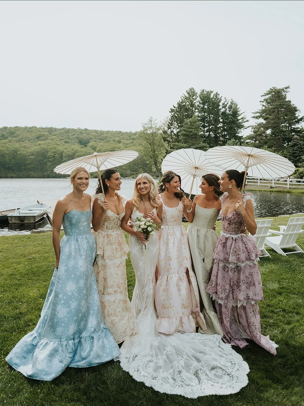 Naturally reflecting on summer. This wedding at Cedar Lakes Estate feels like time stands still. The air hums with warmth, the light lingers a little longer, and everything feels softer, slower, and more intentional.
The laughter echoing across the l