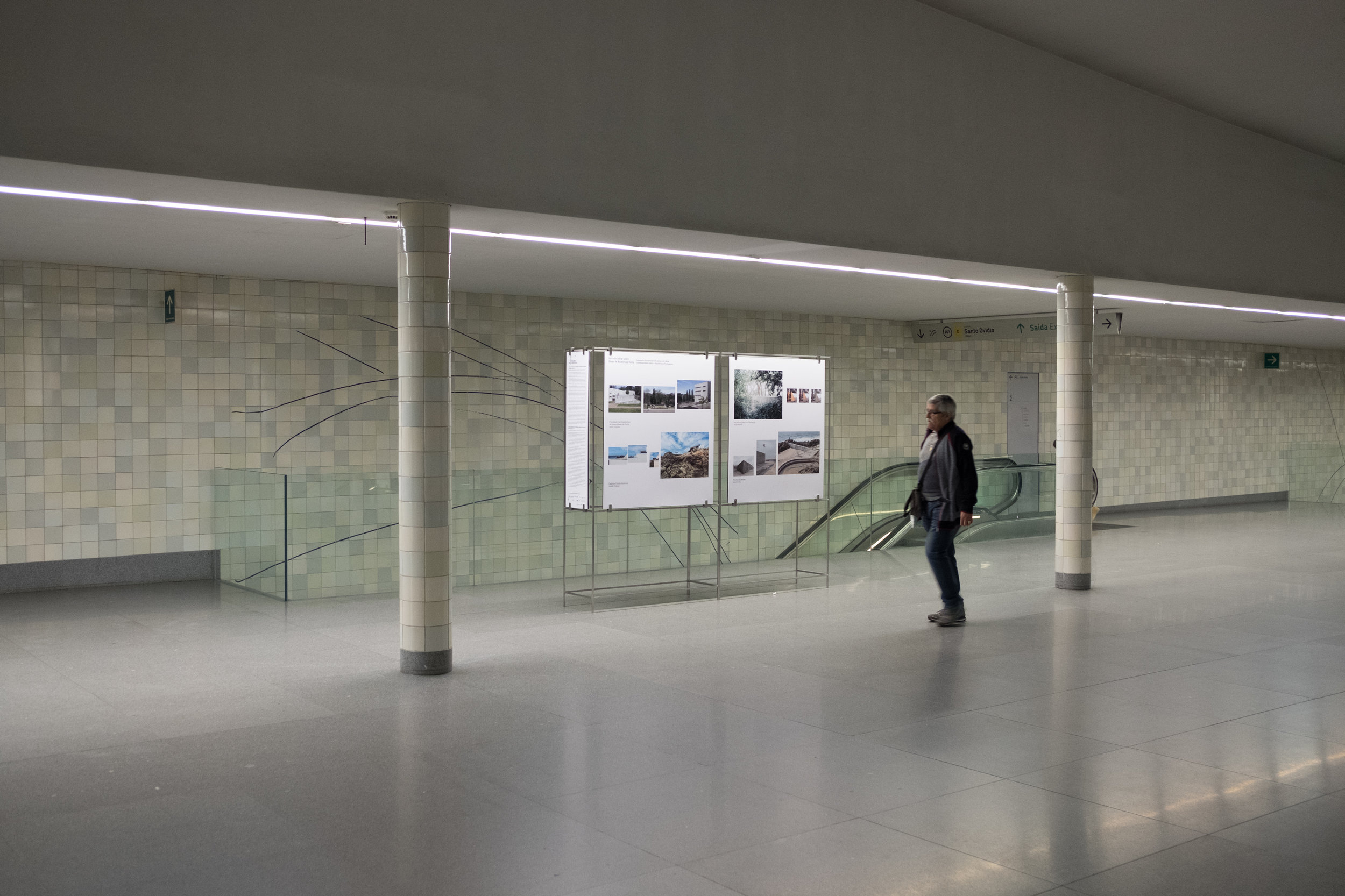 Visita Guiadas com Autores Visual Spaces of Change: Estações de Metro da Avenida dos Aliados e São Bento, OASRN 